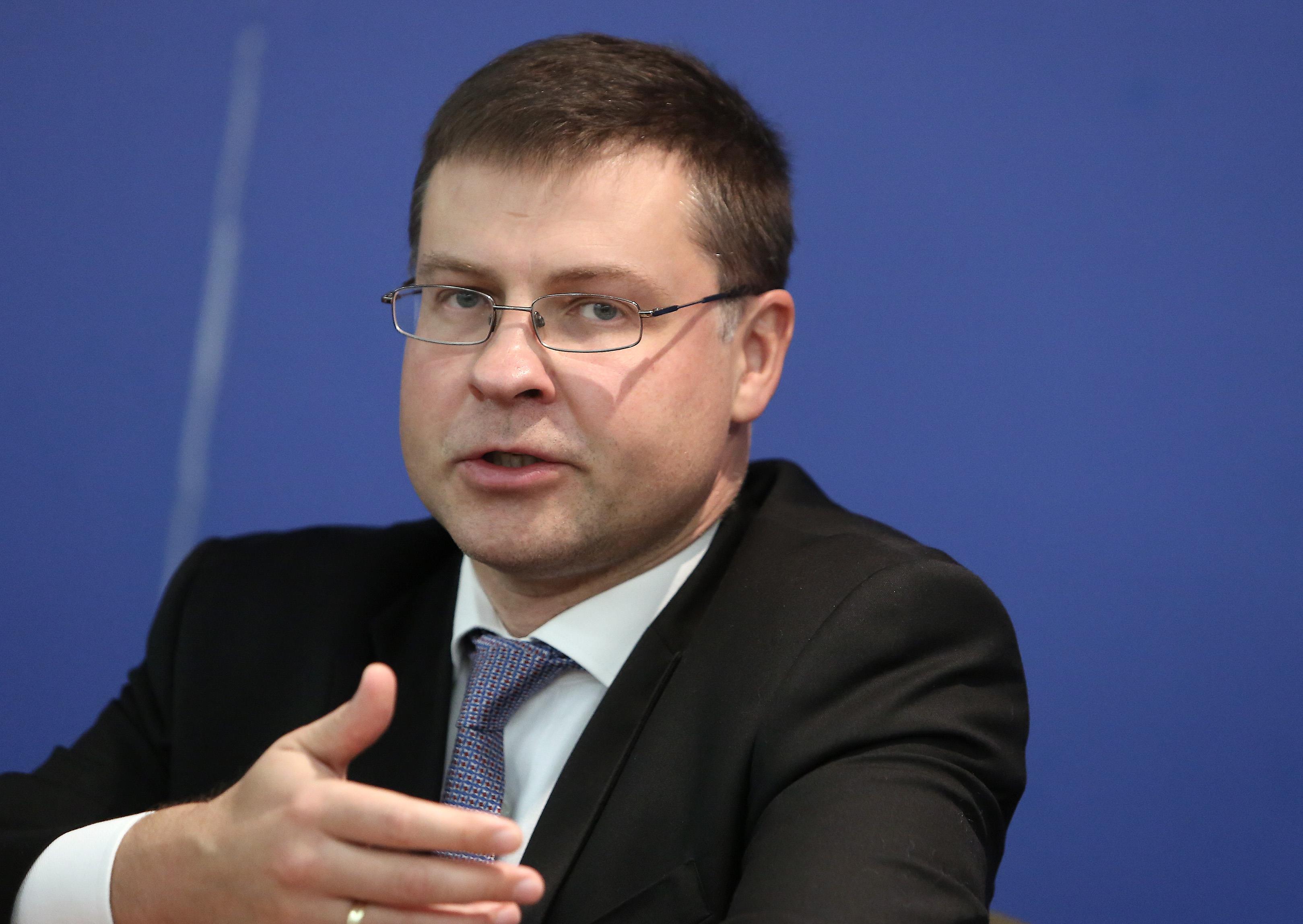 Ντομπρόβσκις: Ώρα να προχωρήσουμε στο κλείσιμο της δεύτερης αξιολόγησης