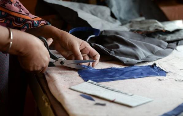 Μεταποίηση: Συρρίκνωση, αλλά με βραδύτερο ρυθμό τον Μάιο