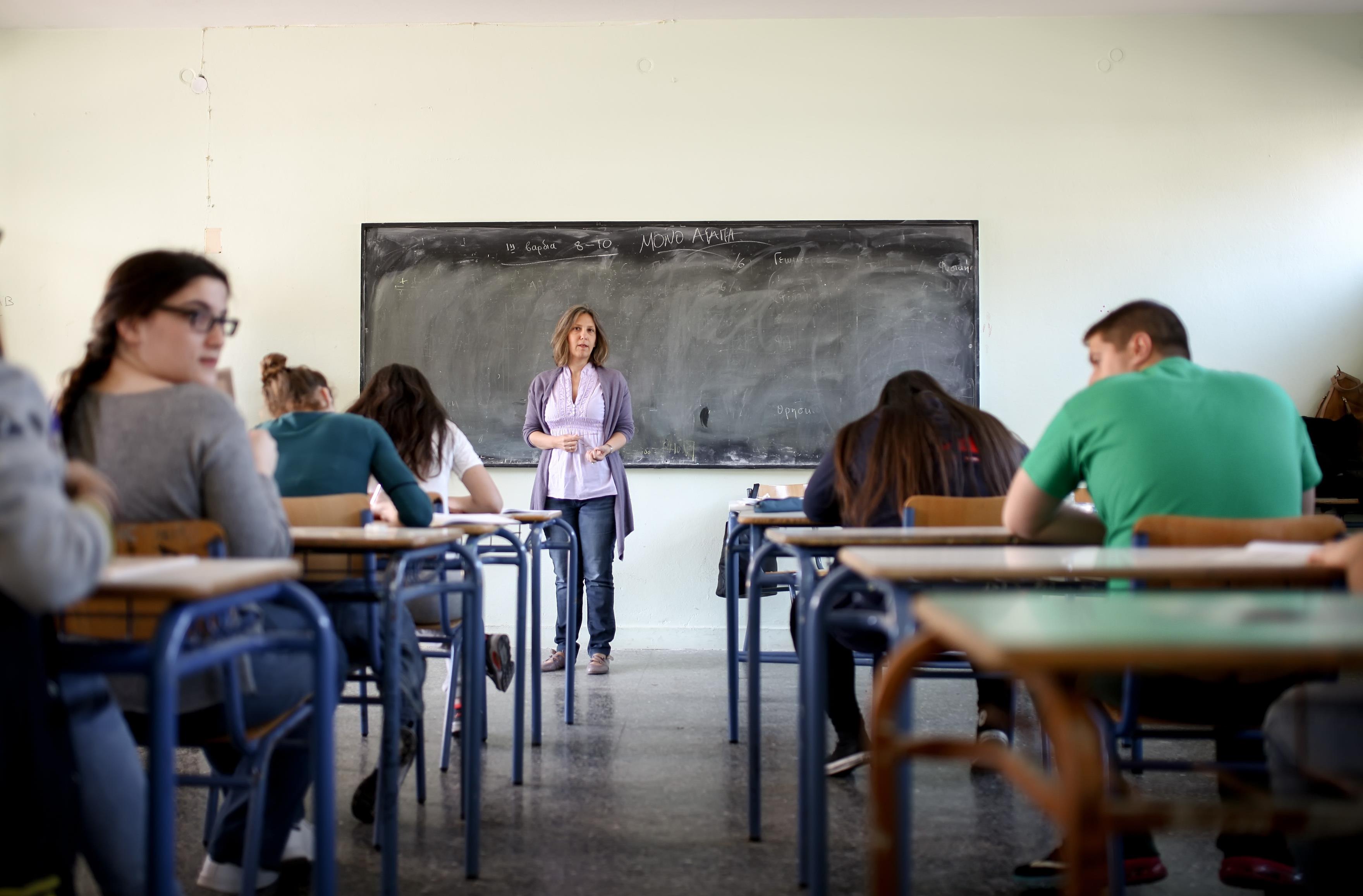 Τα μηνύματα Τσίπρα και Μητσοτάκη για τις Πανελλήνιες