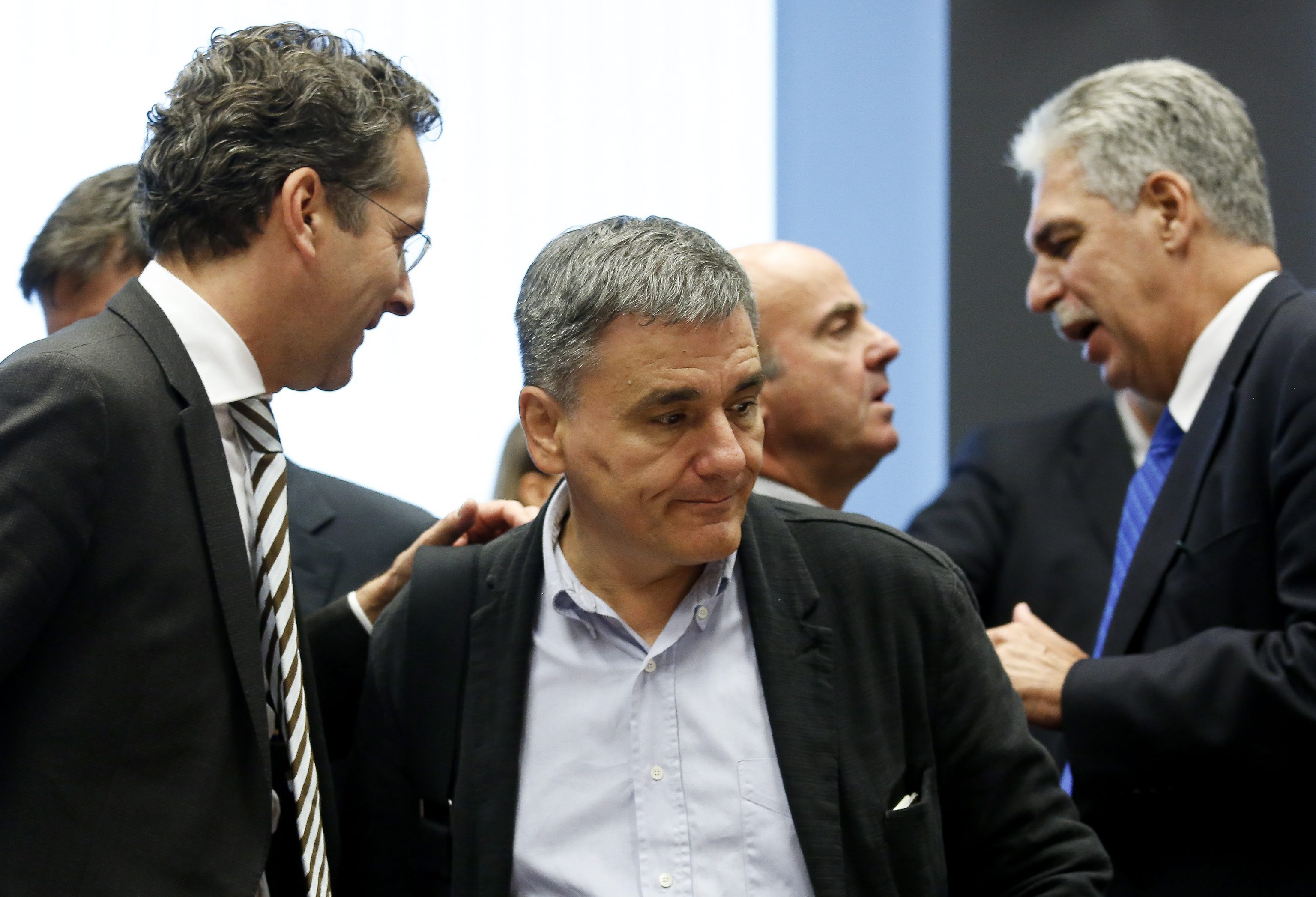 Δημοσκόπηση: Δεν πείθονται οι πολίτες για τα περί επιτυχίας του Eurogroup