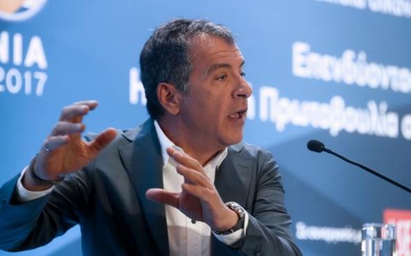 Θεοδωράκης: «Παρών» στο συνέδριο της Δημοκρατικής Συμπαράταξης