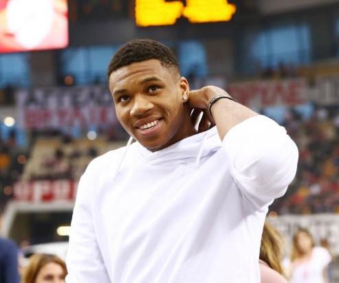 Αντετοκούνμπο: «Προτιμώ μετάλλιο με την Εθνική από το πρωτάθλημα στο NBA»