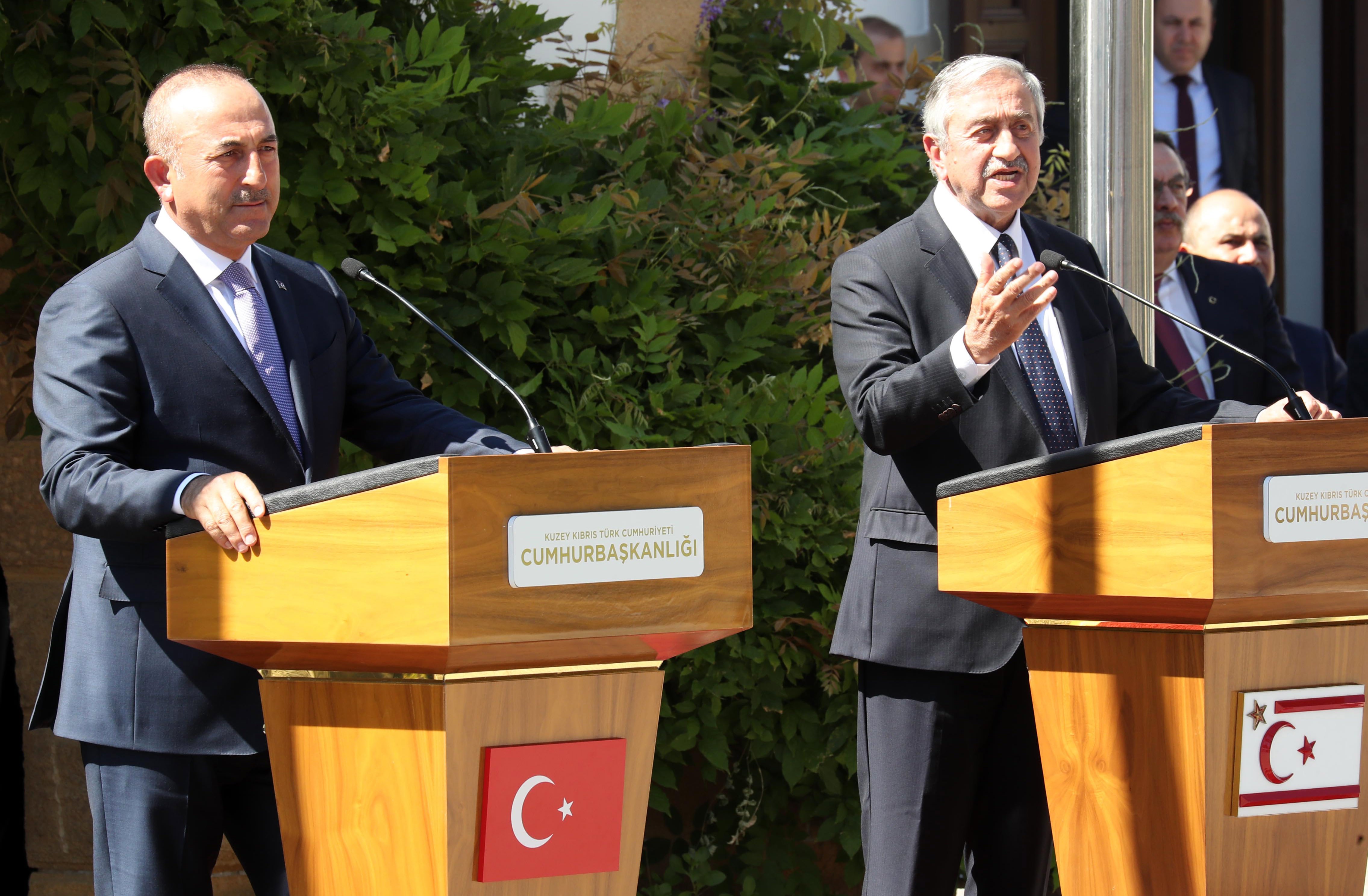 Τσαβούσογλου – Ακιντζί: Ναι σε νέα Γενεύη «χωρίς προϋποθέσεις»