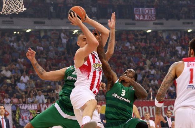 Εκανε το 2-1  Ολυμπιακός με 64-62 τον Παναθηναϊκό