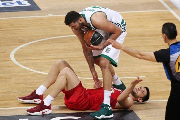 Η ΚΕΔ ανακοίνωσε τους διαιτητές του 5ου κρίσιμου «αιώνιου» τελικού