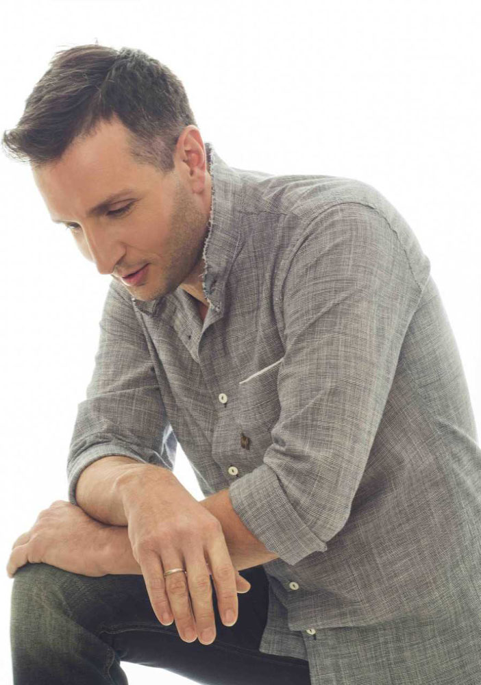 Δημήτρης Μπάσης: Όσο ζω και τραγουδάω θα λέω τραγούδια του Μητροπάνου