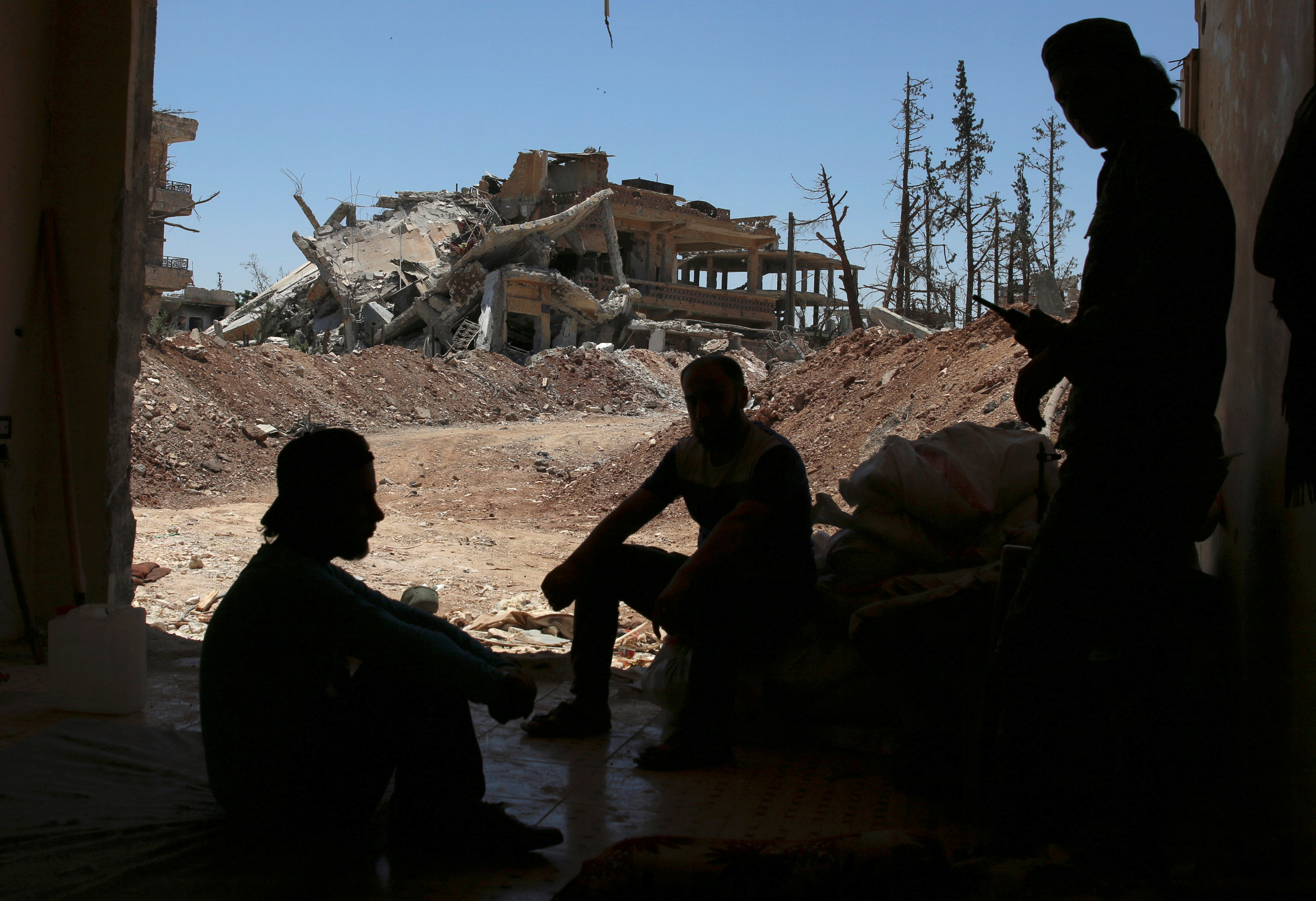 Συρία: Δυνάμεις υποστηριζόμενες από τις ΗΠΑ πολιορκούν το προπύργιο του ISIS