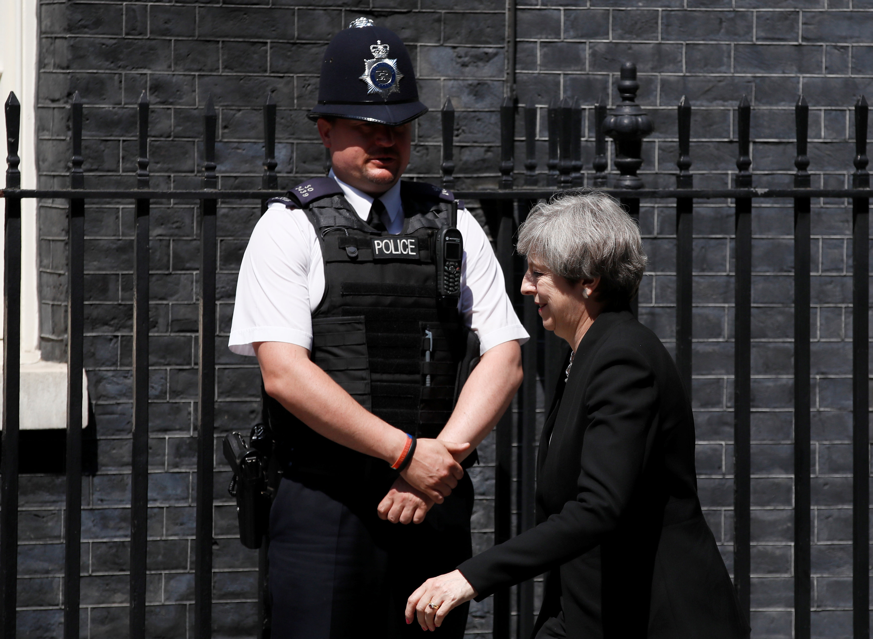 Υπεγράφη η συμφωνία της Τερέζα Μέι με το DUP