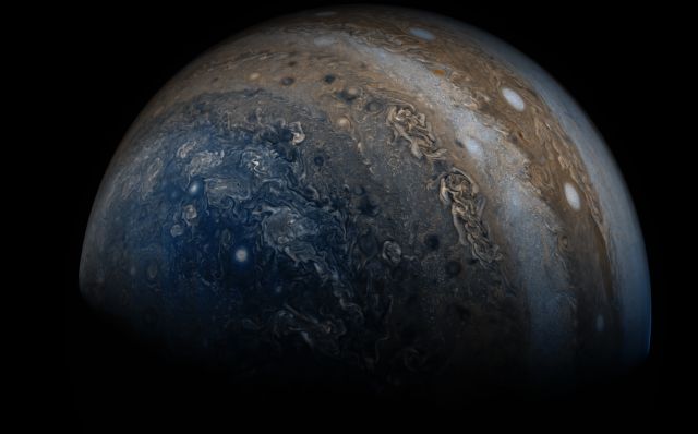 Η Ήρα θαυμάζει τις πολύχρωμες θύελλες του Δία