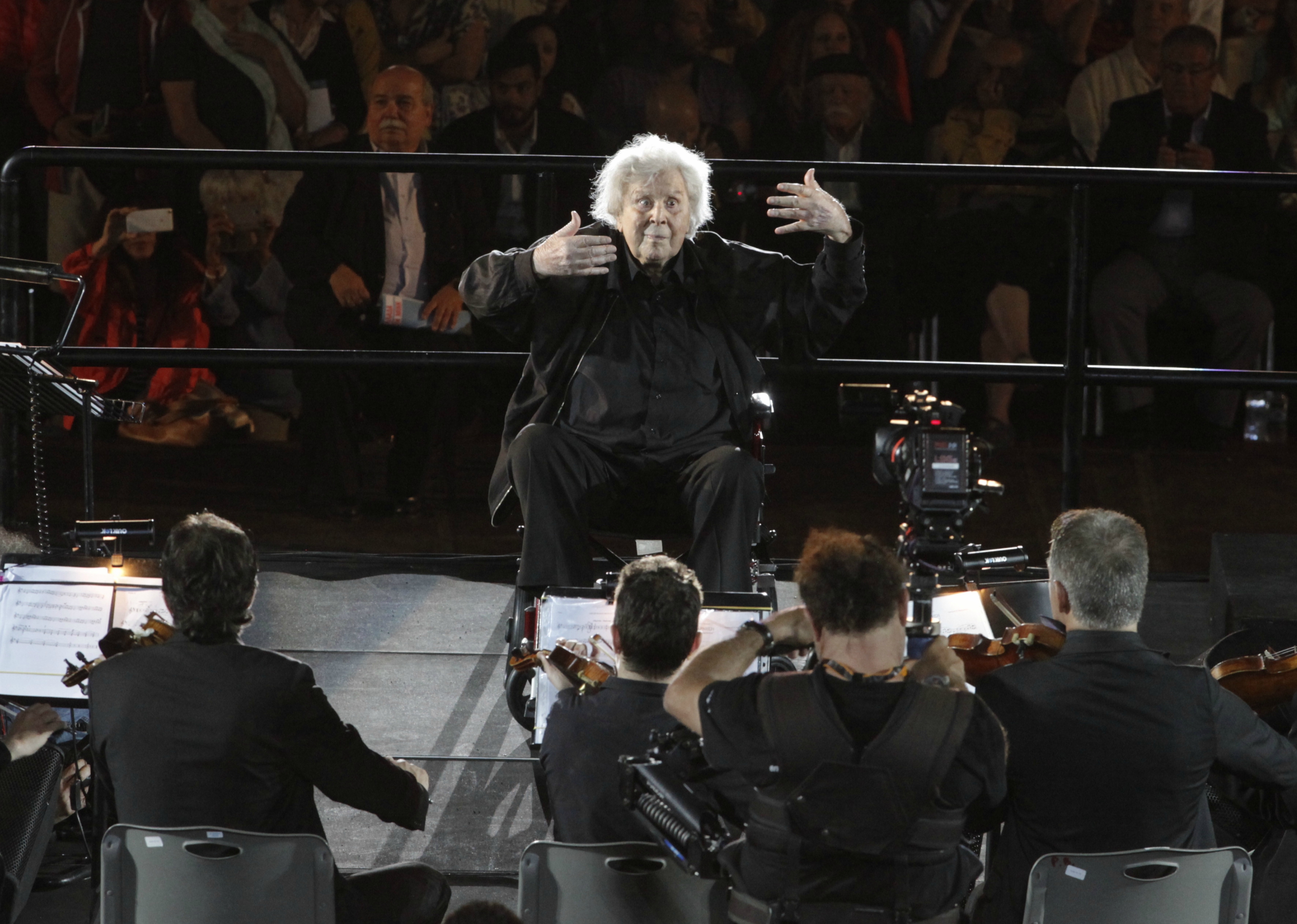 Αποθεώθηκε ο Μ.Θεοδωράκης στη συναυλία στο Καλλιμάρμαρο