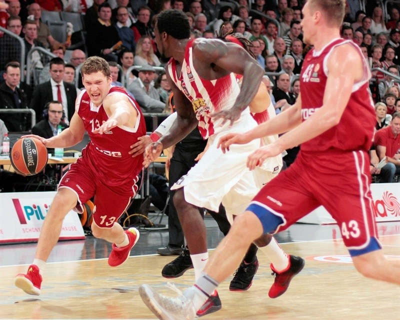 Και επισήμως στον Ολυμπιακό ο Λετονός Στρέλνιεκς