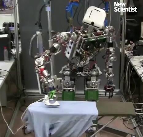 Ρομπότ γίνεται η χαρά της νοικοκυράς και σιδερώνει ρούχα