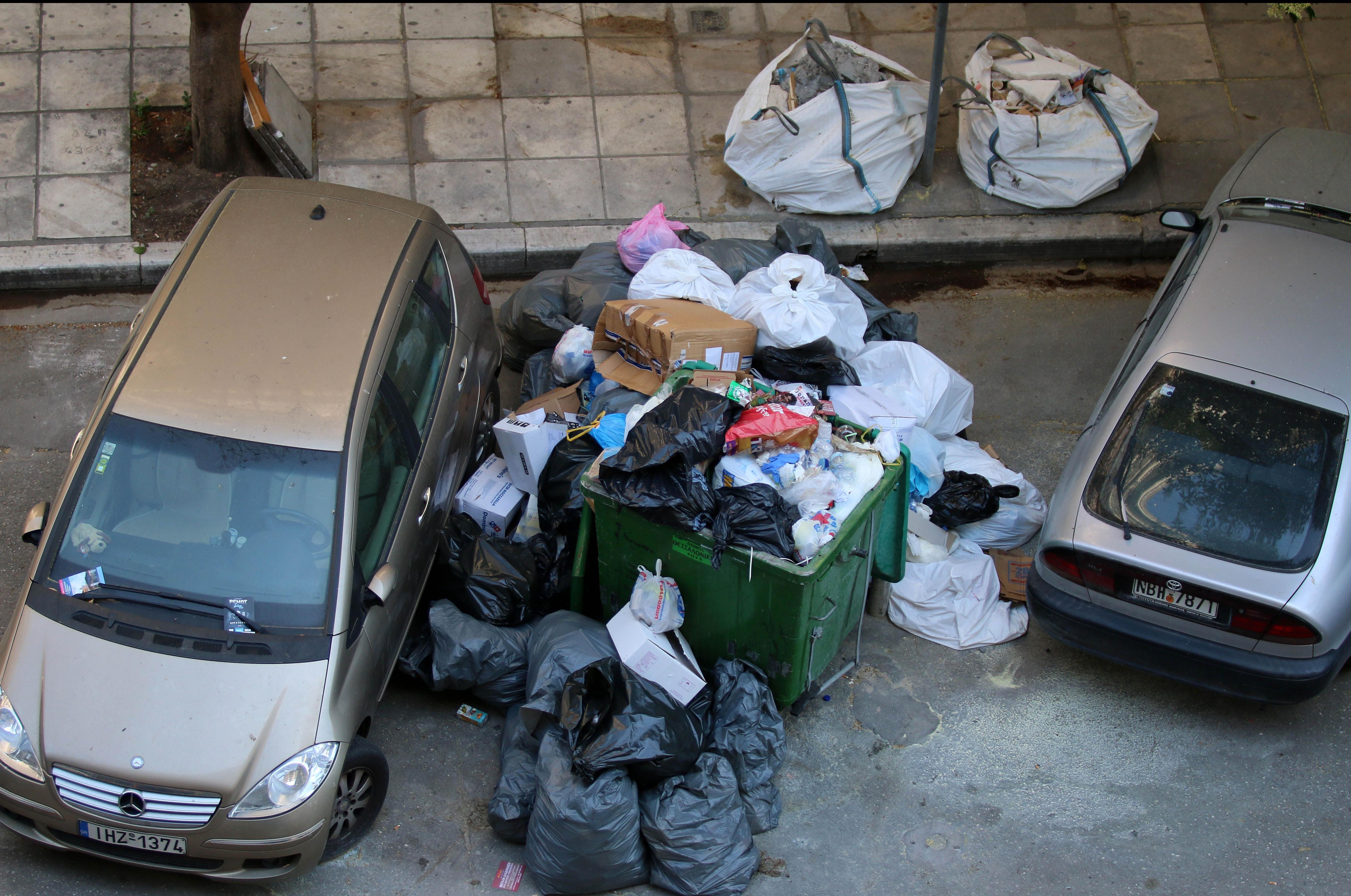 Ιδιωτική εταιρεία βγαίνει στους δρόμους της Θεσσαλονίκης για τα σκουπίδια