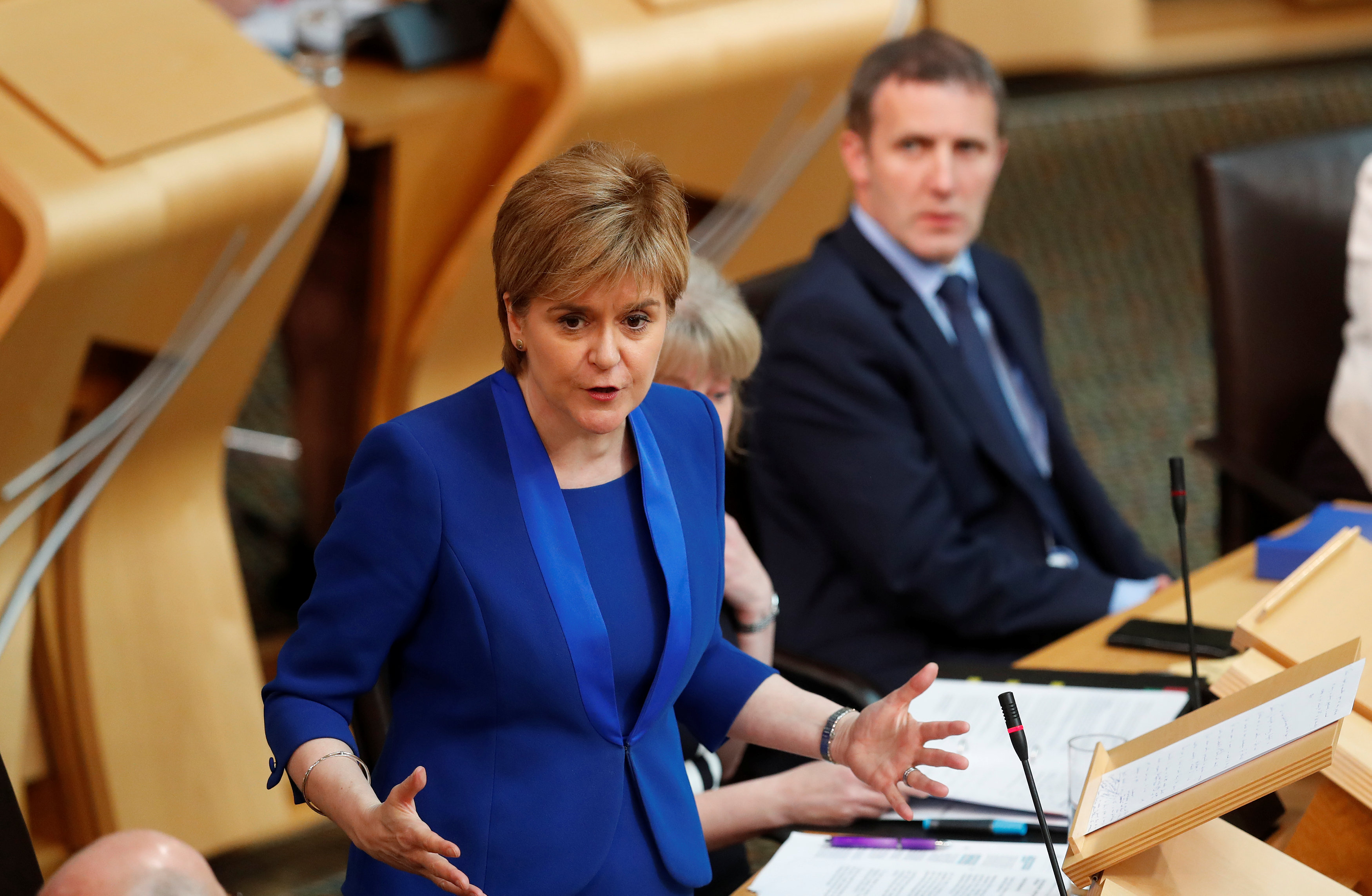 «Παγώνει» η Στέρτζεον τα σχέδια για νέο δημοψήφισμα ανεξαρτησίας στη Σκωτία