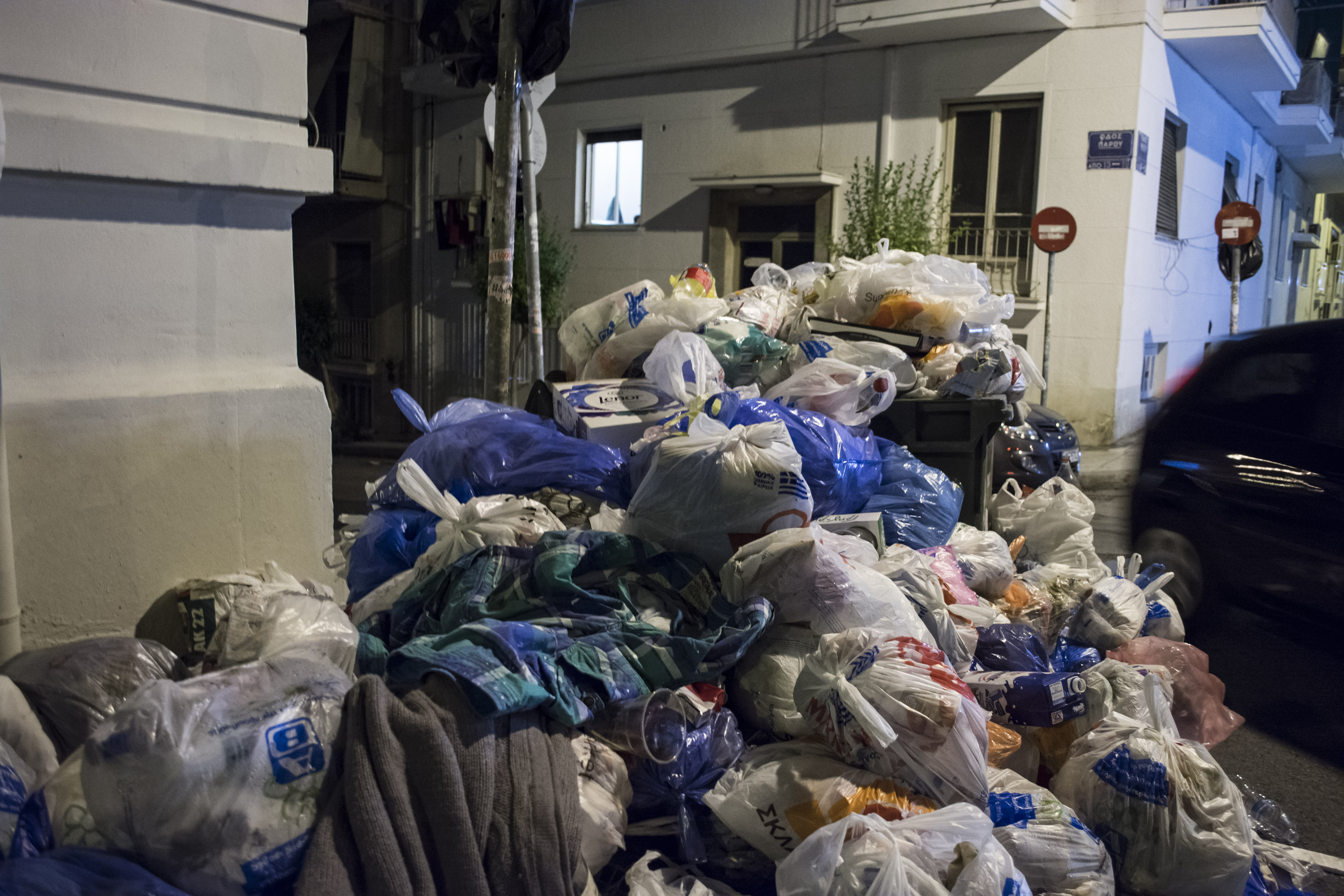 Καμίνης-Μώραλης για σκουπίδια: Είμαστε παρατηρητές σε θέμα που μας αφορά