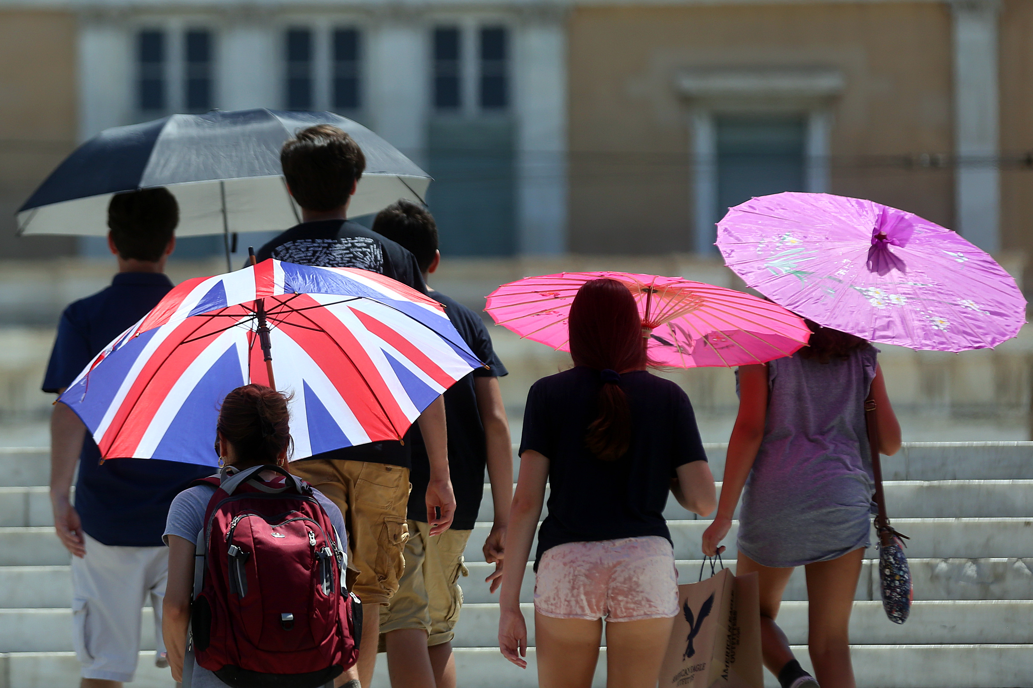 Καμίνι η χώρα το τριήμερο με τον υδράργυρο έως τους 43C