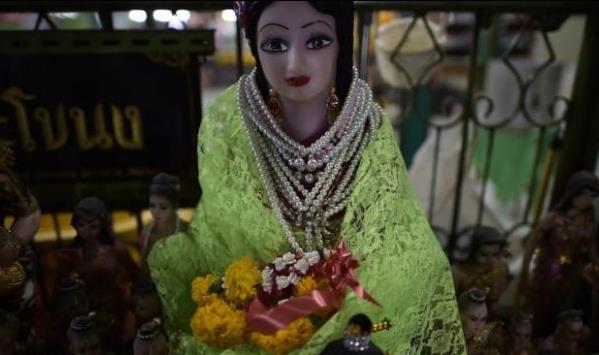 Το χωριό που ζητά αστυνομική προστασία από μια γυναίκα… φάντασμα