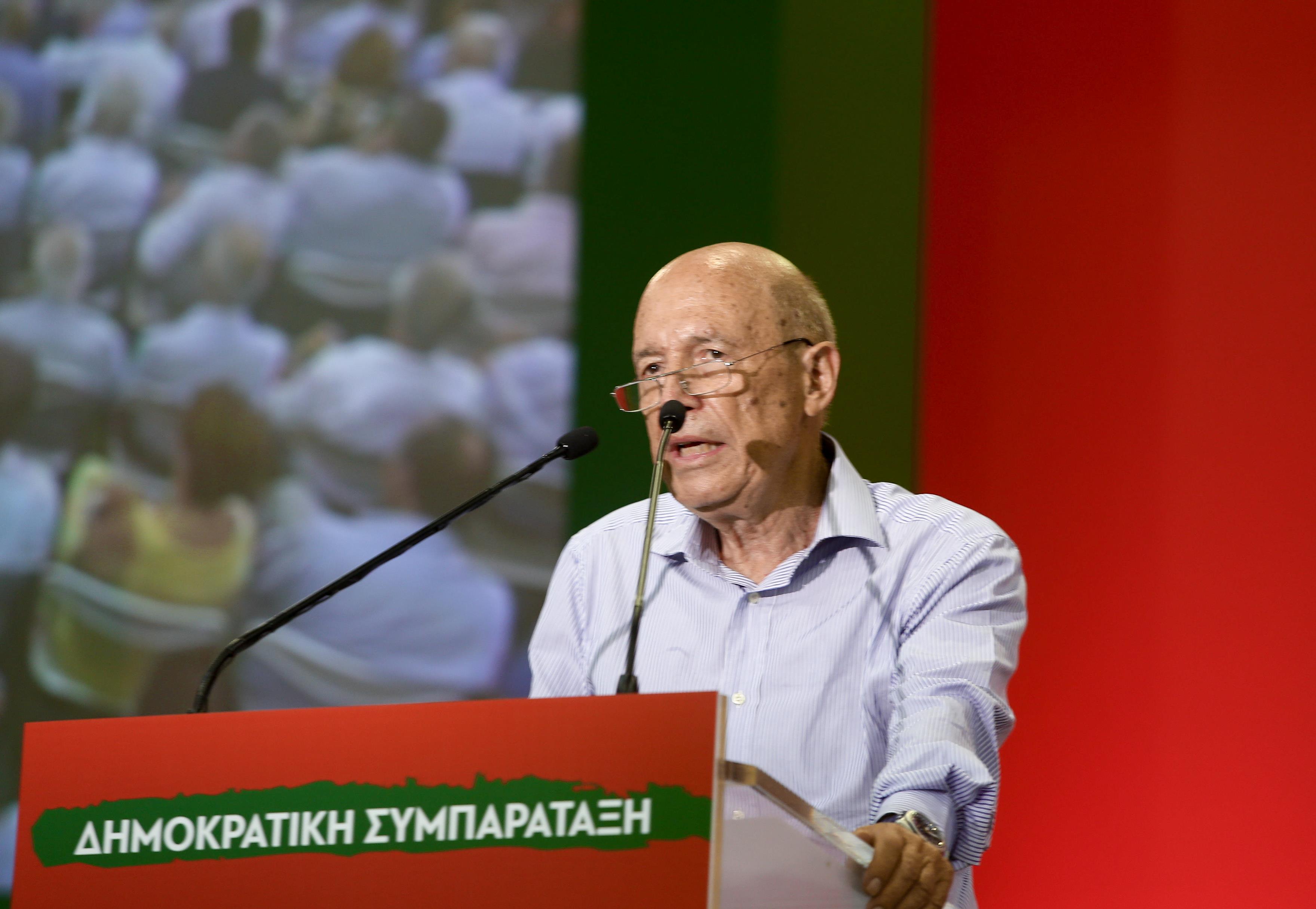 Σημίτης: Η χώρα θα βρίσκεται σε στενωπό και τα προσεχή χρόνια