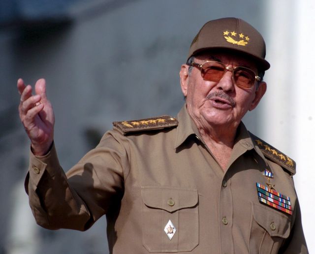 Ο Ραούλ Κάστρο καταγγέλλει την πολιτική Τραμπ έναντι της Κούβας