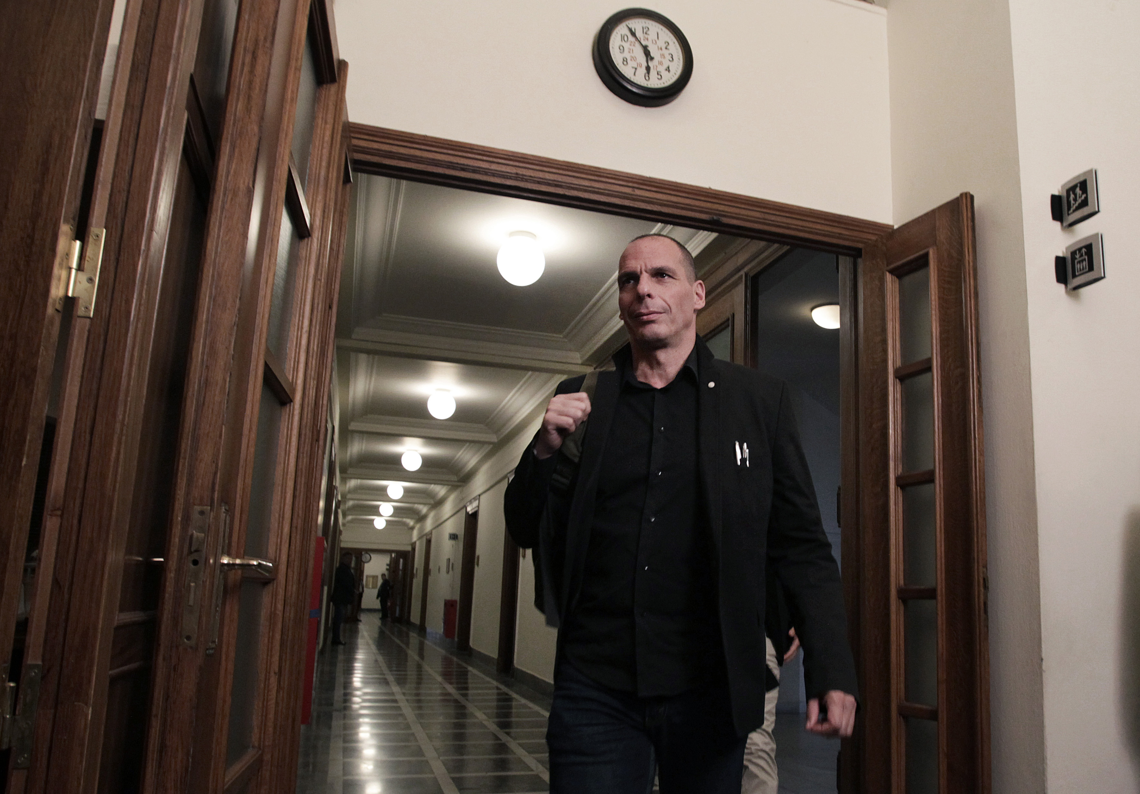 Βαρουφάκης: Ενήμερο το Υπουργικό για το παράλληλο σύστημα πληρωμών