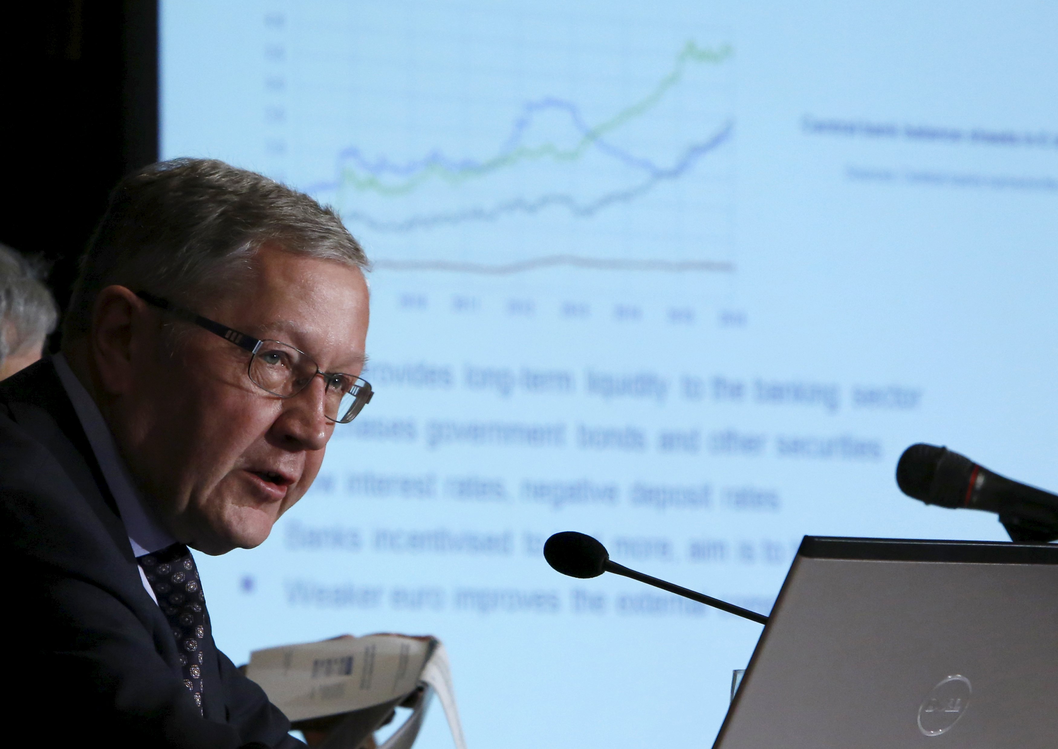 Ρέγκλινγκ: Από τα μέσα του 2018 ενδεχομένως η Ελλάδα να μπορεί χωρίς ESM