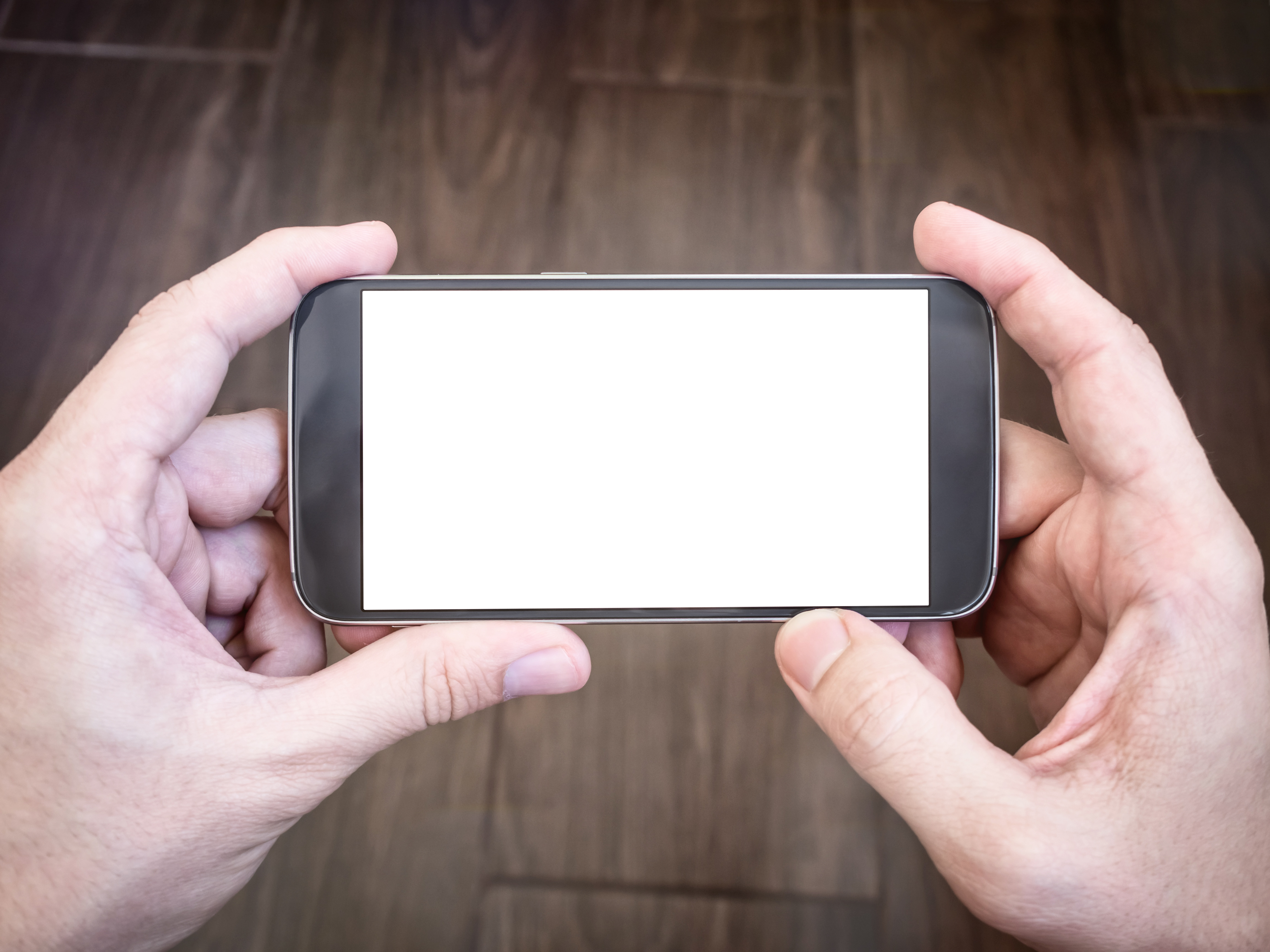 ΗΠΑ: Ανήλικη πέθανε μέσα στη μπανιέρα, όταν έπιασε το κινητό που φόρτιζε