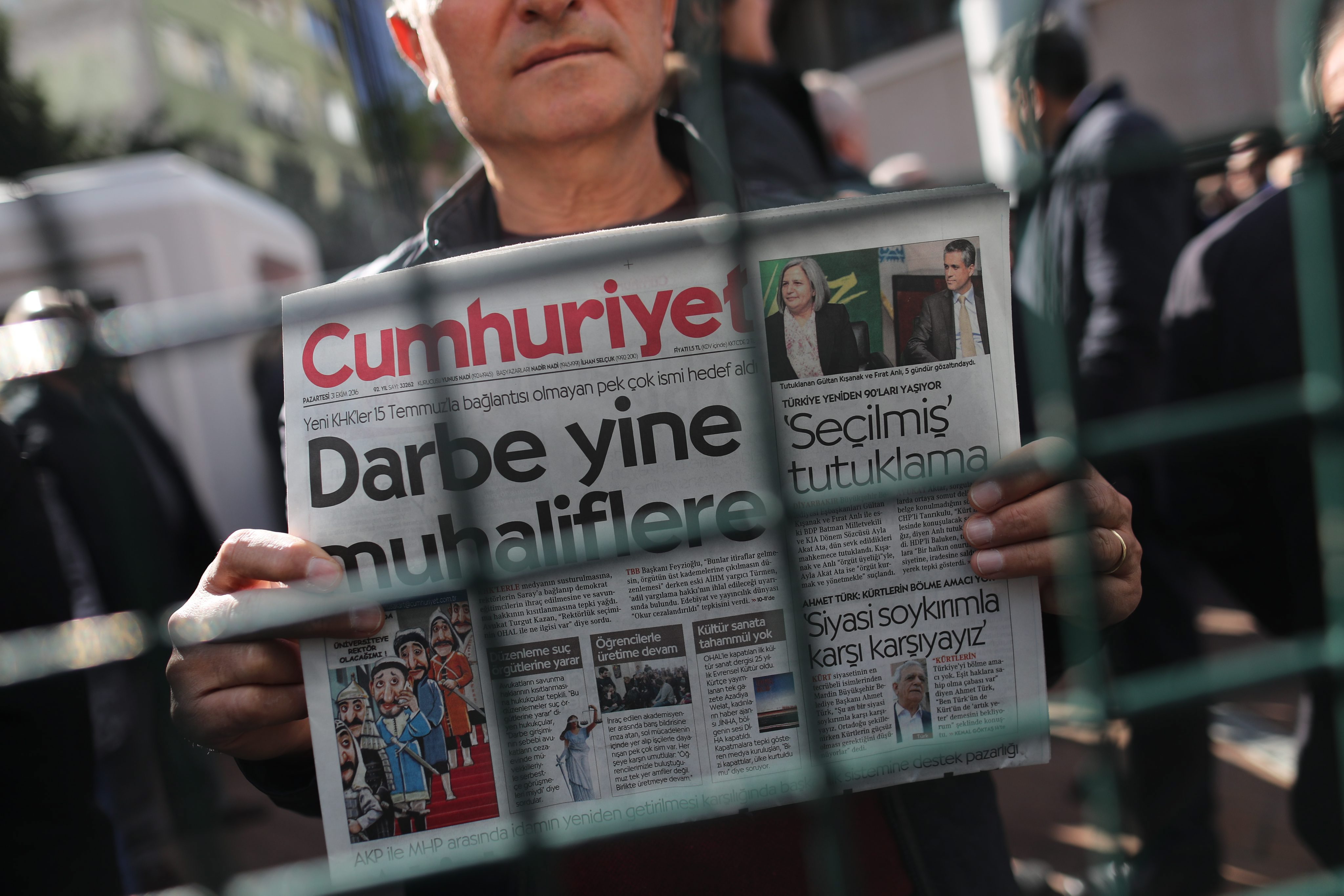 Νέα εντάλματα σύλληψης σε βάρος ακτιβιστών στην Τουρκία