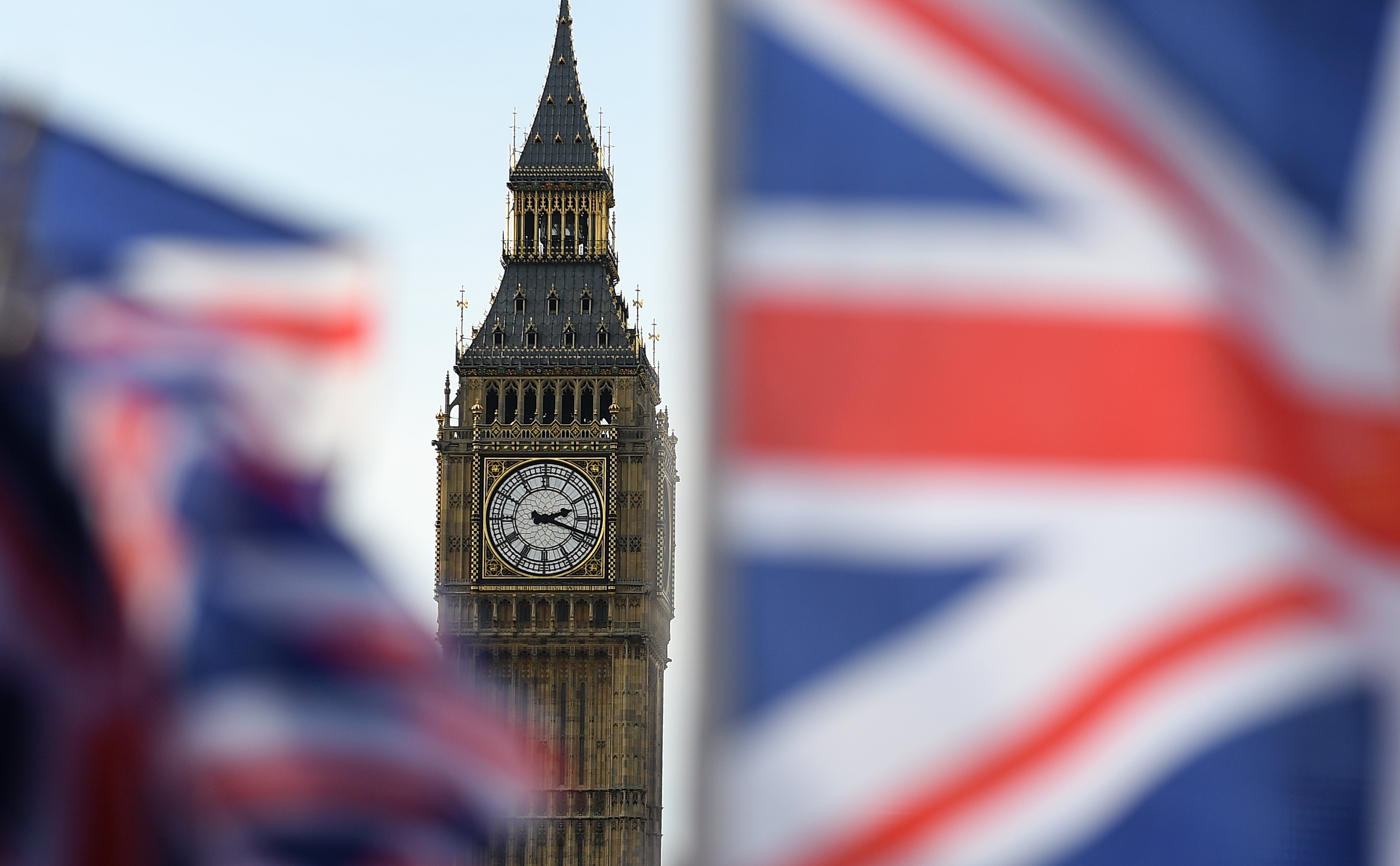 Brexit: Πληθαίνουν οι φωνές στο Λονδίνο που «προτιμούν» μεταβατική περίοδο