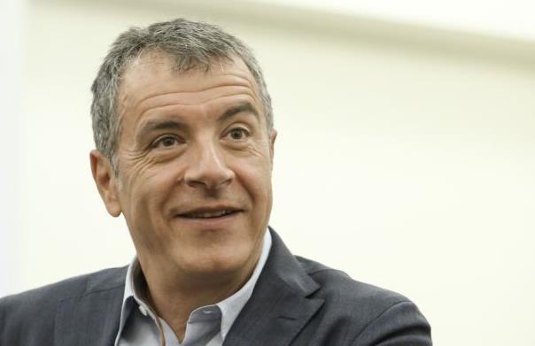 Θεοδωράκης: Άλλοι δανείστηκαν με 1% και εμείς πανηγυρίζουμε με το +4%