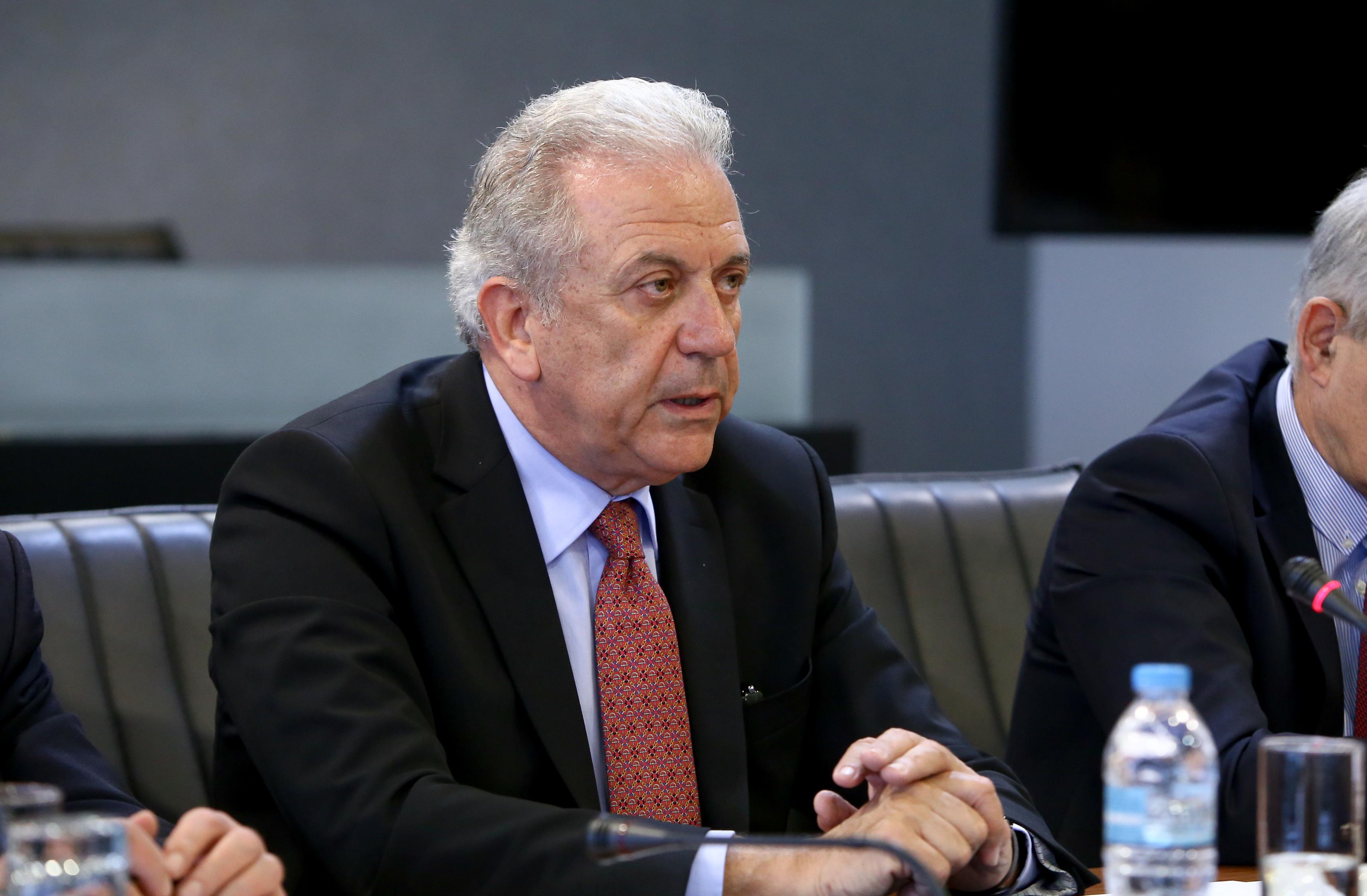 Αβραμόπουλος: Θα αυξήσουμε τη στήριξή μας στην Ιταλία για το προσφυγικό