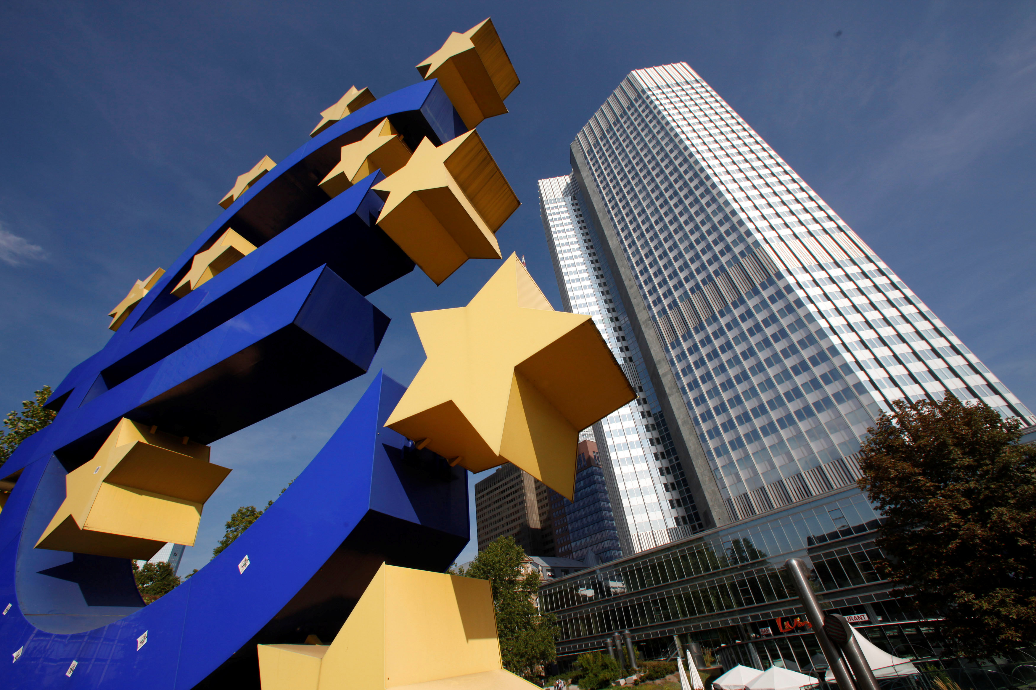 Επιμένει η ΕΚΤ: Παραμένει η ασάφεια για το ελληνικό χρέος