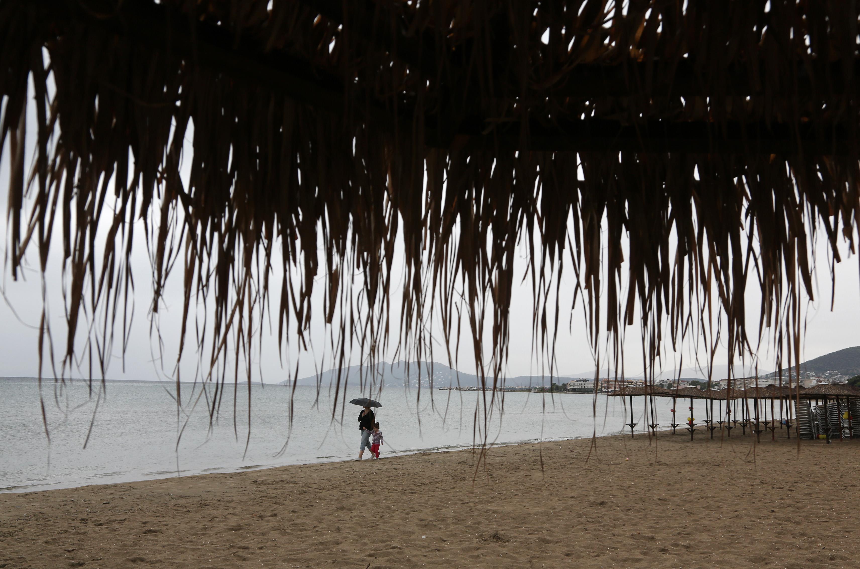 Από τον καύσωνα στις καταιγίδες: Χαλάει ο καιρός από το βράδυ του Σαββάτου