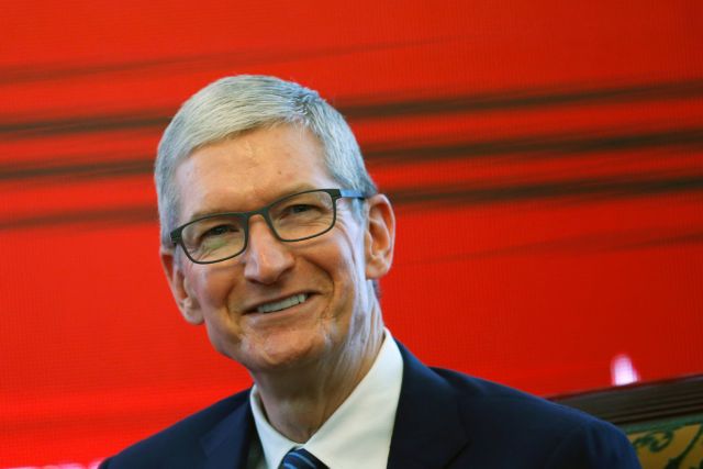 Τραμπ: Η Apple μού υποσχέθηκε να ανοίξει εργοστάσια στις ΗΠΑ