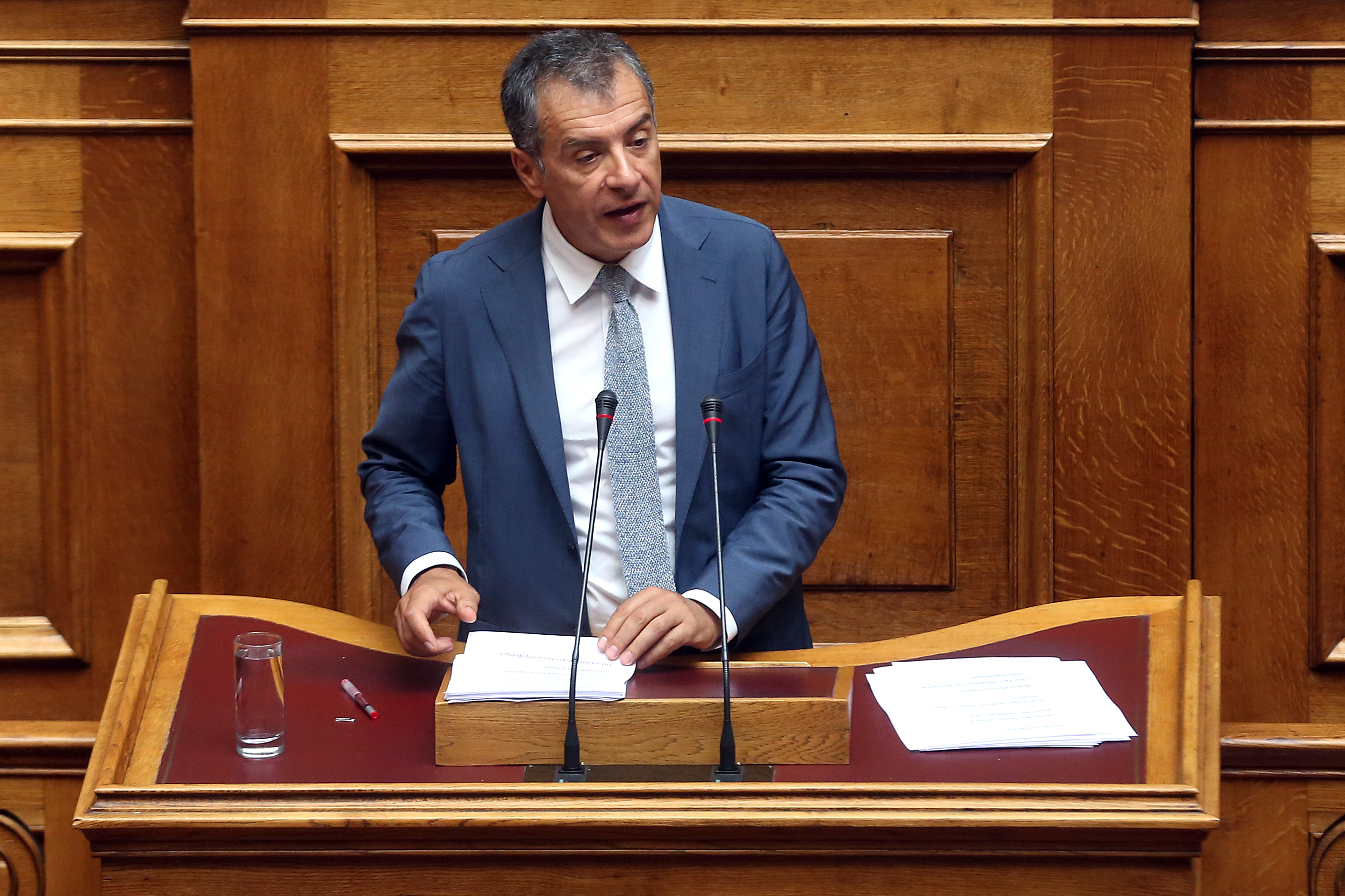 Θεοδωράκης: Να αλλάξουμε τελικά εποχή και όχι απλώς κυβέρνηση