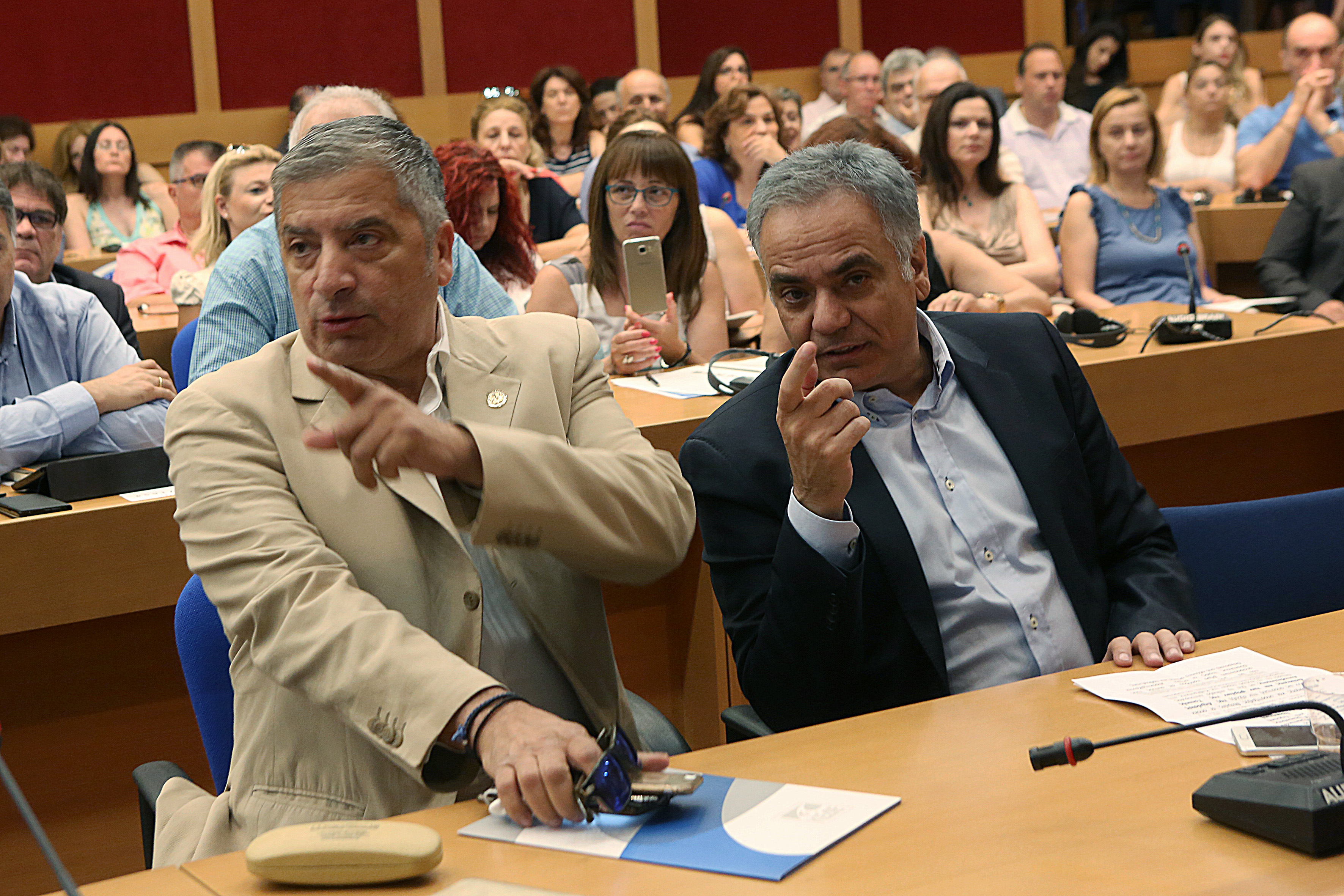 Έκτακτη συνεδρίαση της ΚΕΔΕ για τους συμβασιούχους