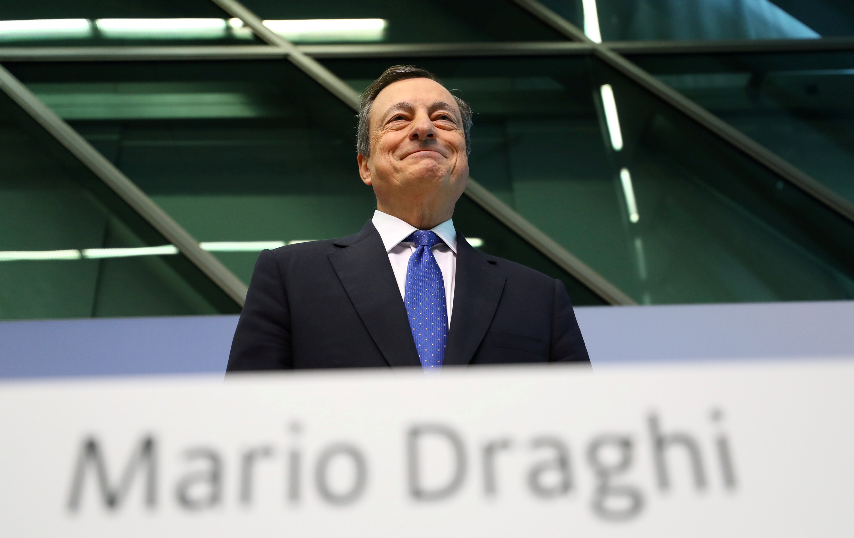 Ντράγκι: Απόφαση της Ελλάδας η έξοδος στις αγορές