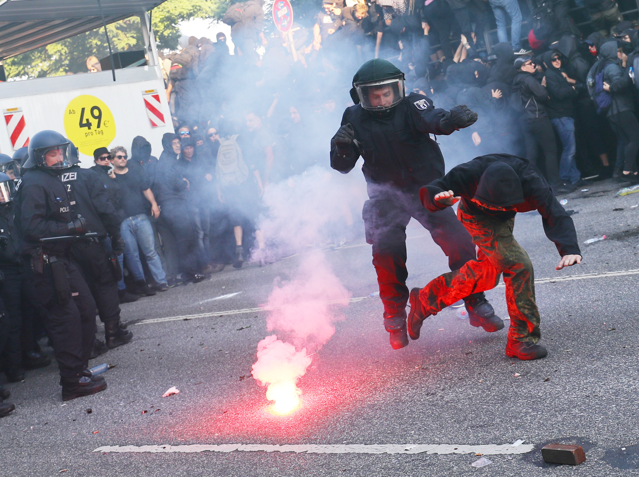 Αμβούργο: Επεισόδια στη διαδήλωση ενάντια στην G20