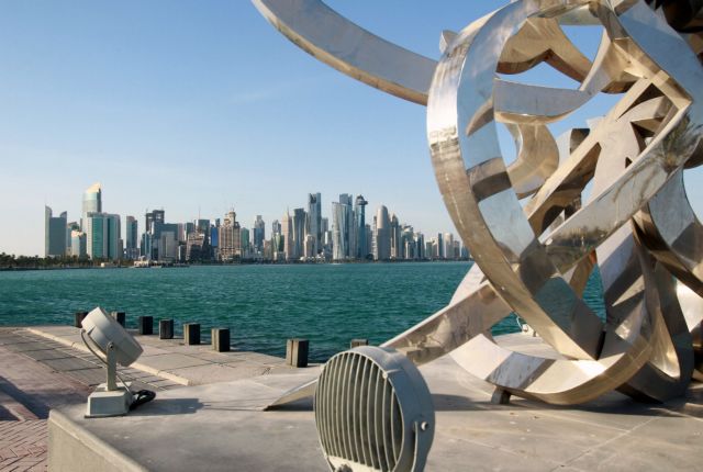 H Ουάσινγκτον «βλέπει» τα Εμιράτα πίσω από τη δυσφήμηση του Κατάρ
