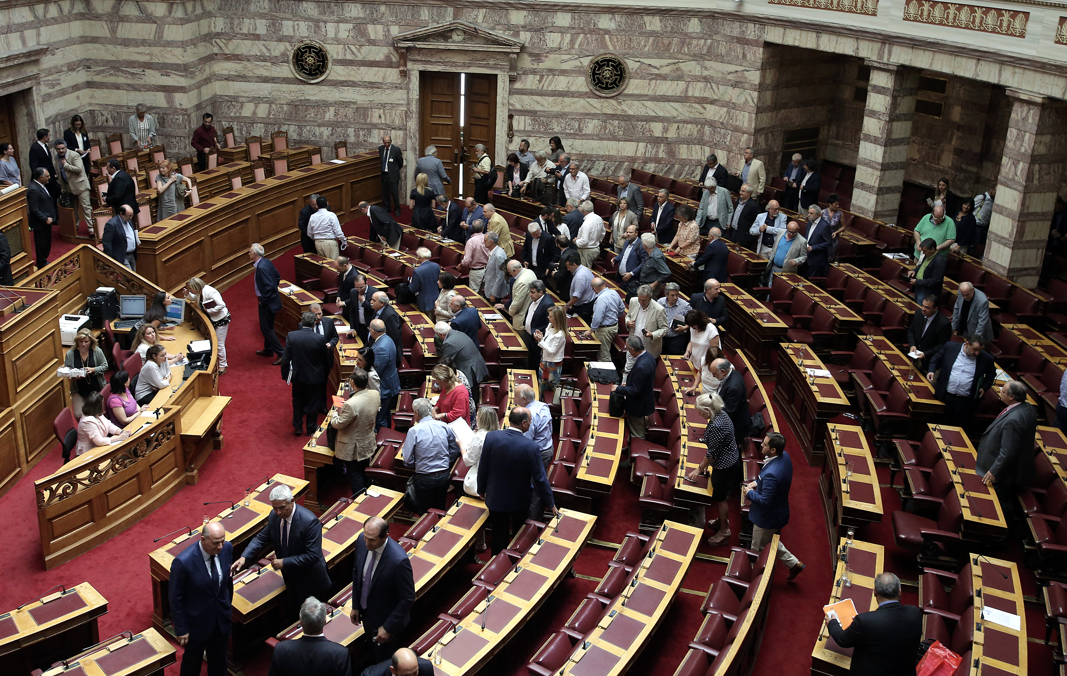 Βουλή: Σε υψηλούς τόνους η συζήτηση για το νομοσχέδιο για την Παιδεία