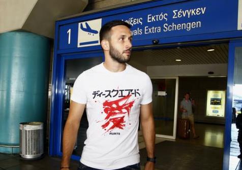 Ήρθε και υπογράφει στον Ολυμπιακό ο Γιάγκος Βούκοβιτς