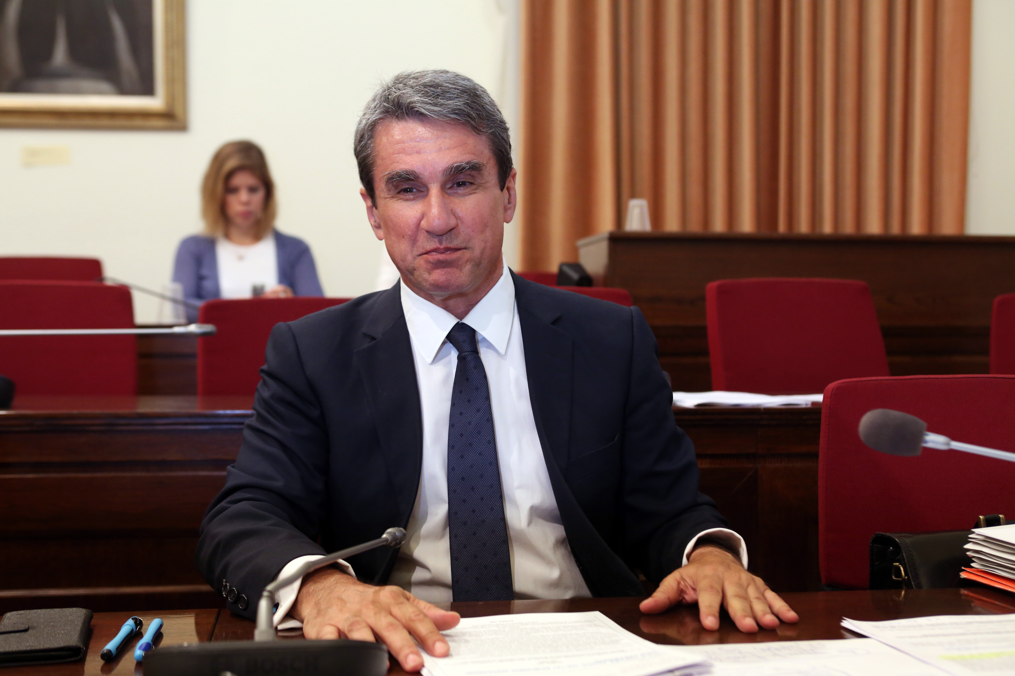 Λοβέρδος κατά Μαρτίνη για το «Ερρίκος Ντινάν»