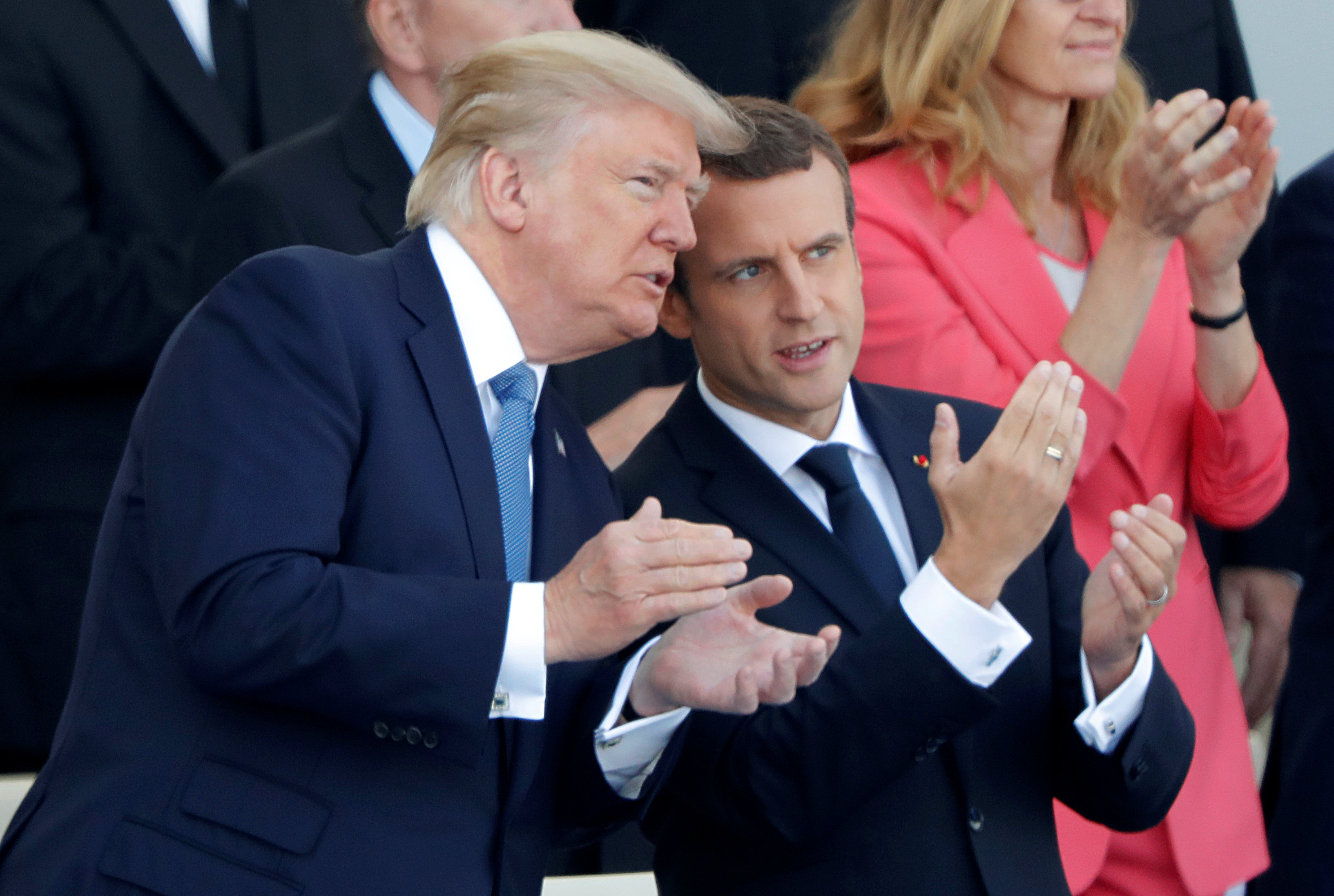 «Τίποτε δεν θα χωρίσει ποτέ Γαλλία και ΗΠΑ», λέει ο Μακρόν δίπλα στον Τραμπ