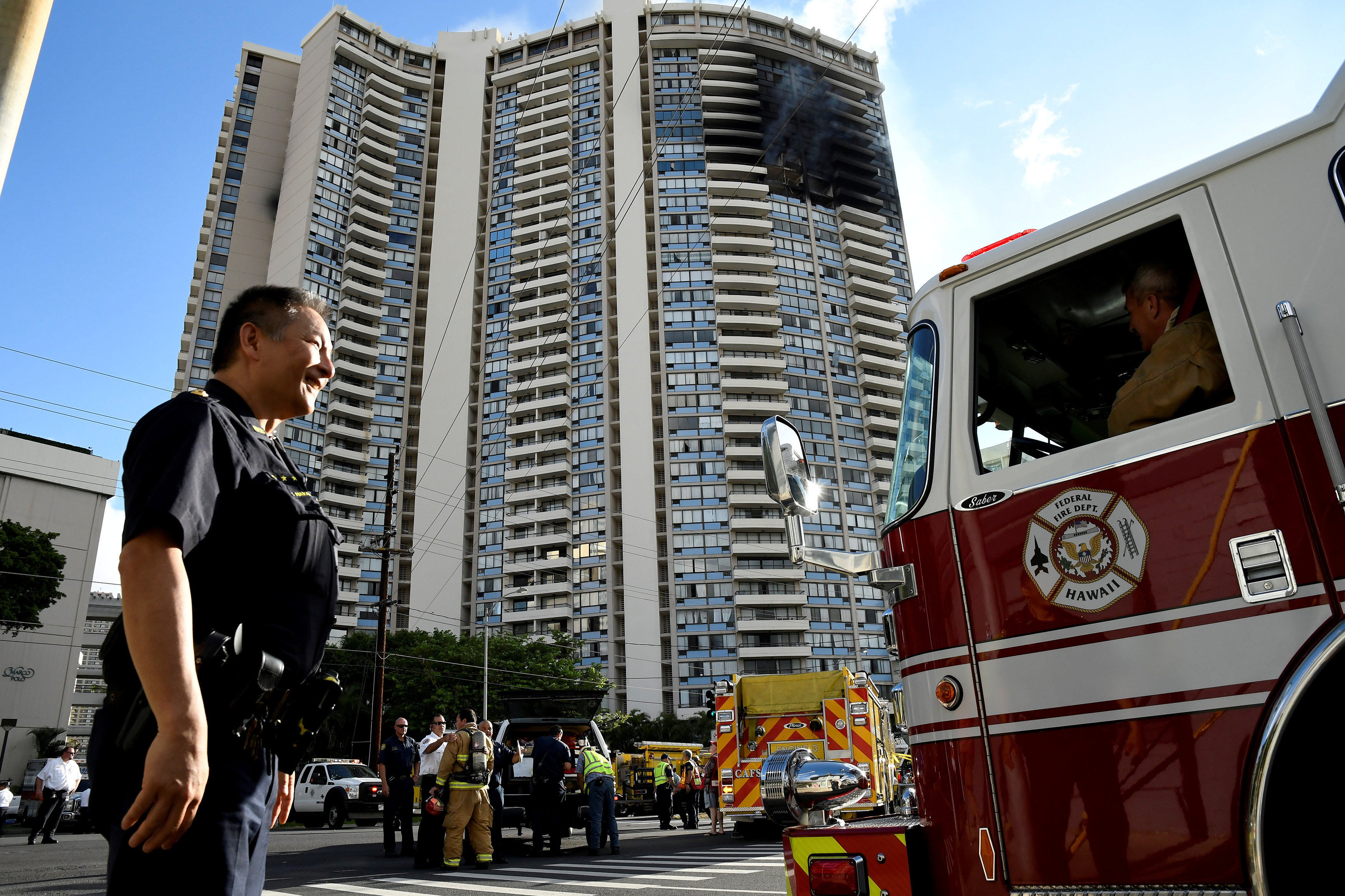 Πυρκαγιά σε κτήριο 36 ορόφων στη Χονολουλού, τουλάχιστον τρεις νεκροί