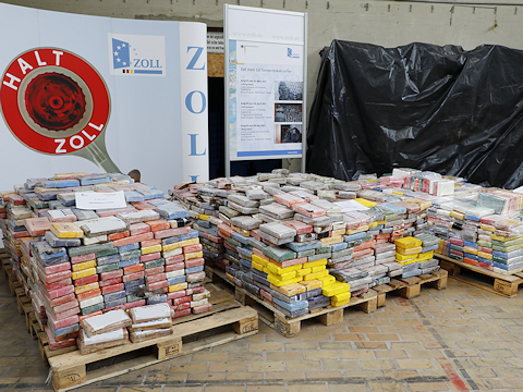 Kοκαΐνη αξίας… 800 εκατ. ευρώ έπεσε στα χέρια των τελωνείων του Αμβούργου