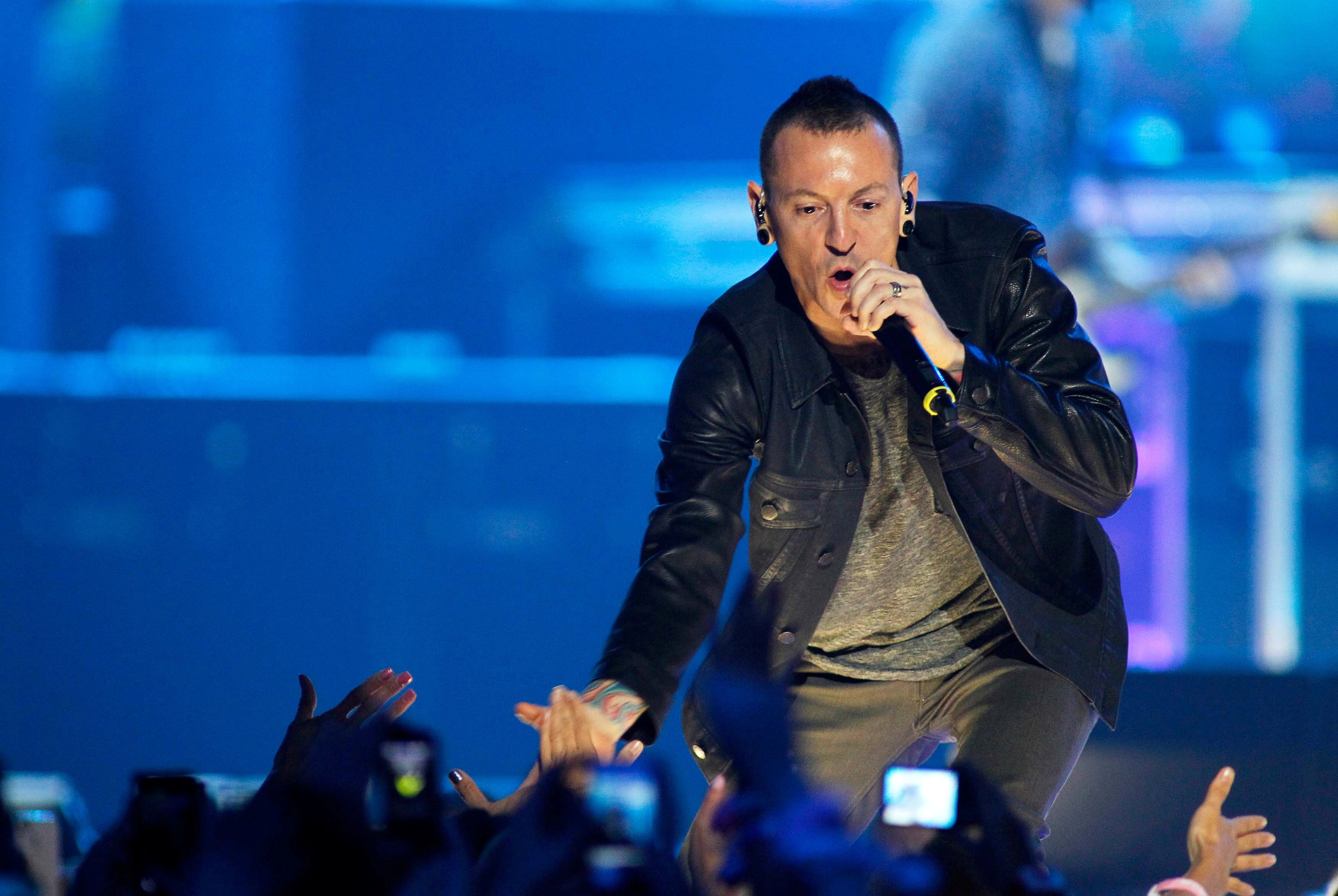 Αυτοκτόνησε ο τραγουδιστής των Linkin Park Τσέστερ Μπένινγκτον