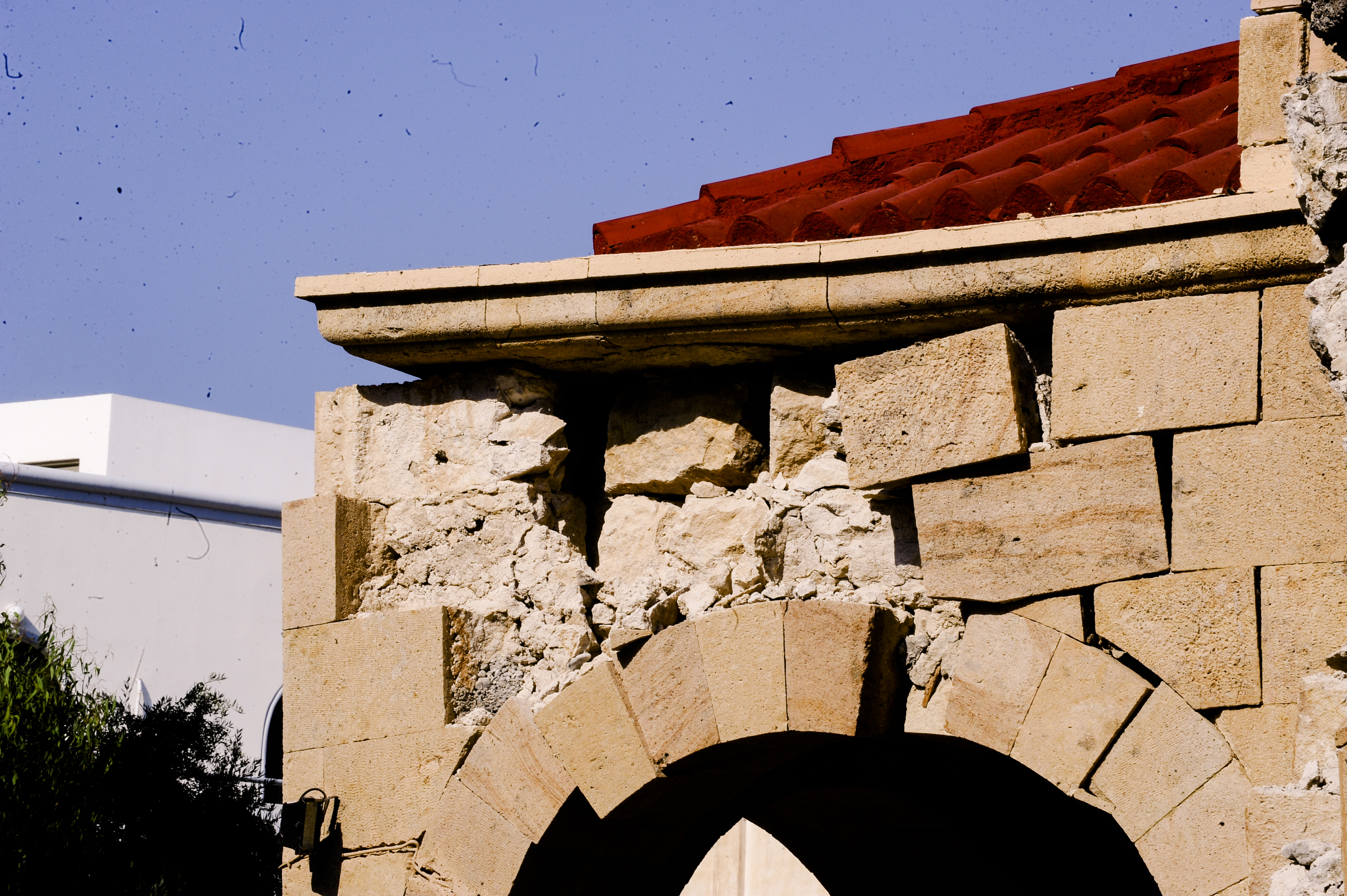 Διευκρινίσεις για την απαλλαγή από τον ΕΝΦΙΑ σε Λέσβο και Κω