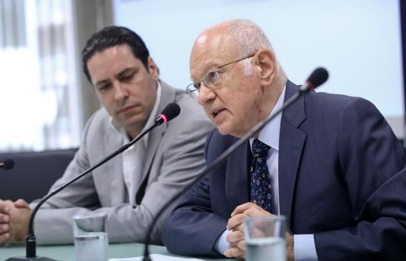 Έως τα τέλη του 2017 οι πρώτες αναδιαρθώσεις χρεών επιχειρήσεων