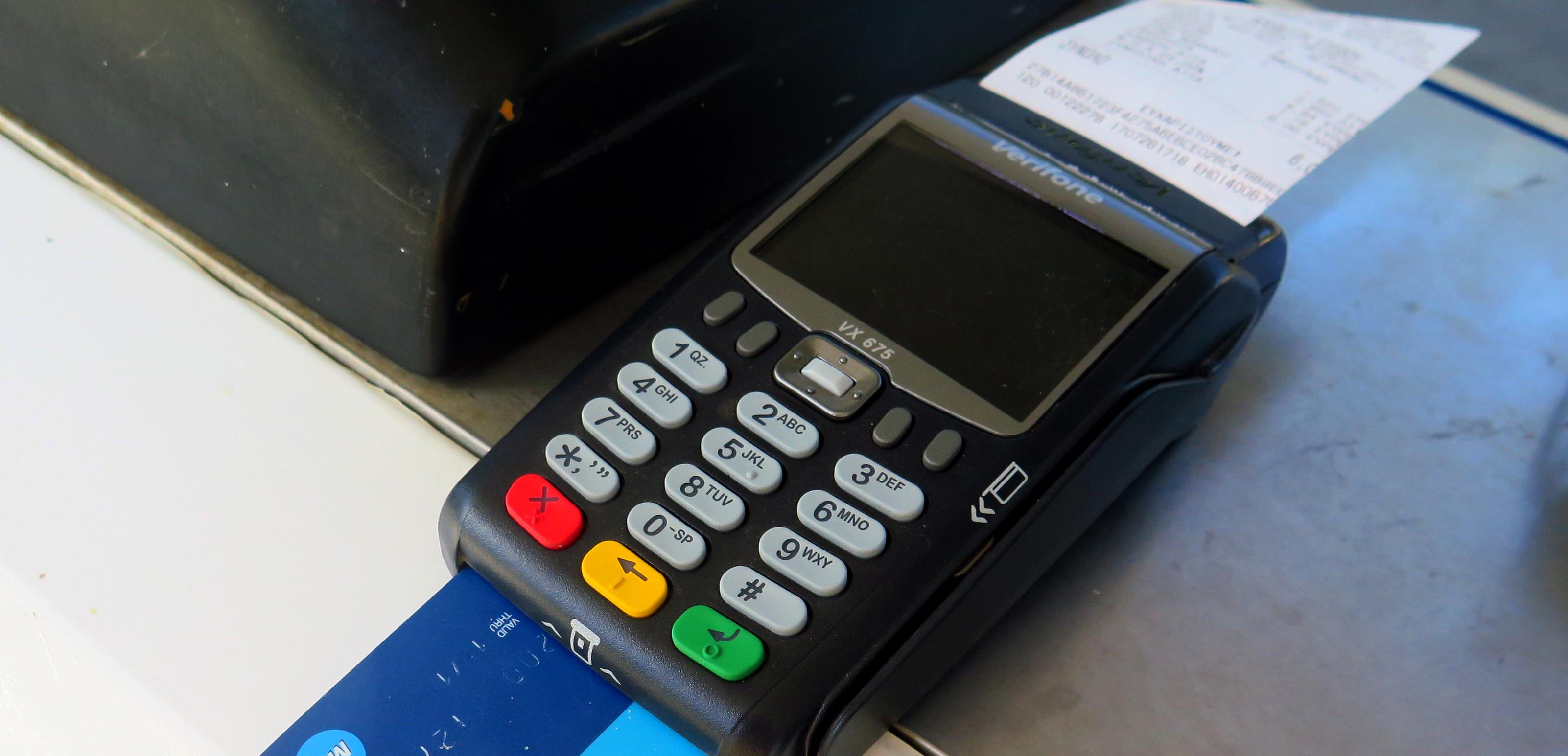 Νέες διευκρινίσεις του υπουργείου Οικονομικών για την εγκατάσταση POS