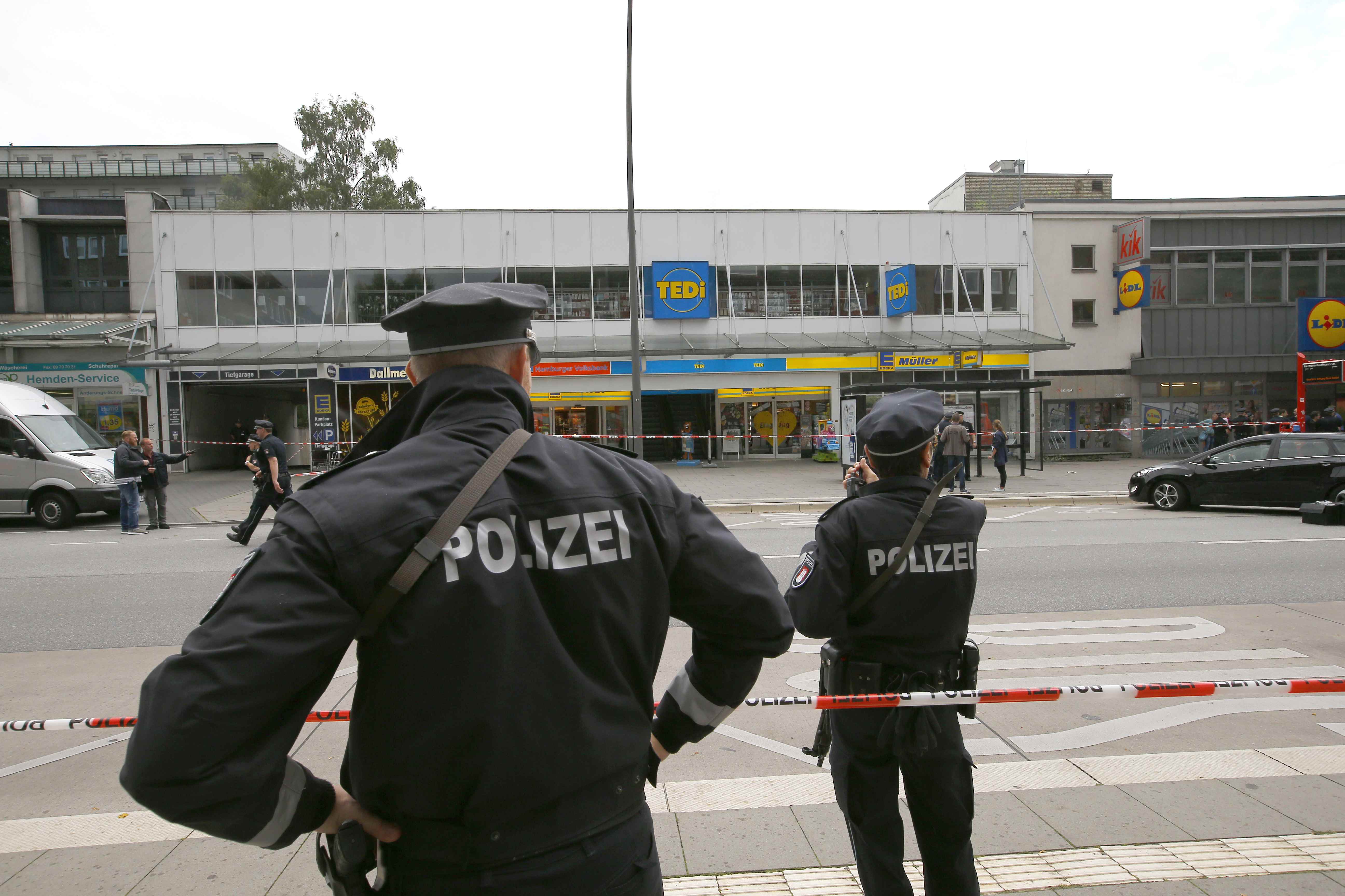 Επίθεση με μαχαίρι σε σούπερ μάρκετ στο Αμβούργο, νεκρός και τραυματίες