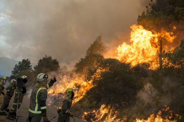 Ισπανία: Χωριά και κατασκηνώσεις εκκενώθηκαν λόγω μεγάλης πυρκαγιάς
